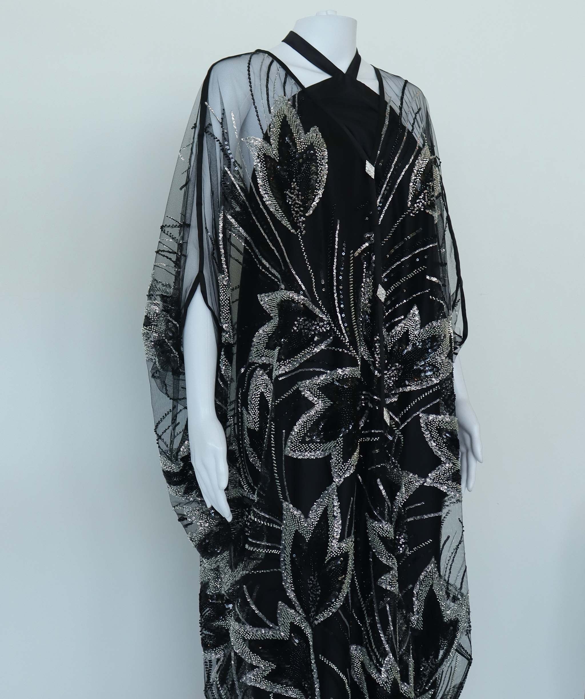EMPRESS KAFTAN BLACK/SILVER BLACK/BRONZE FLOWER SIZE OS ASC7067