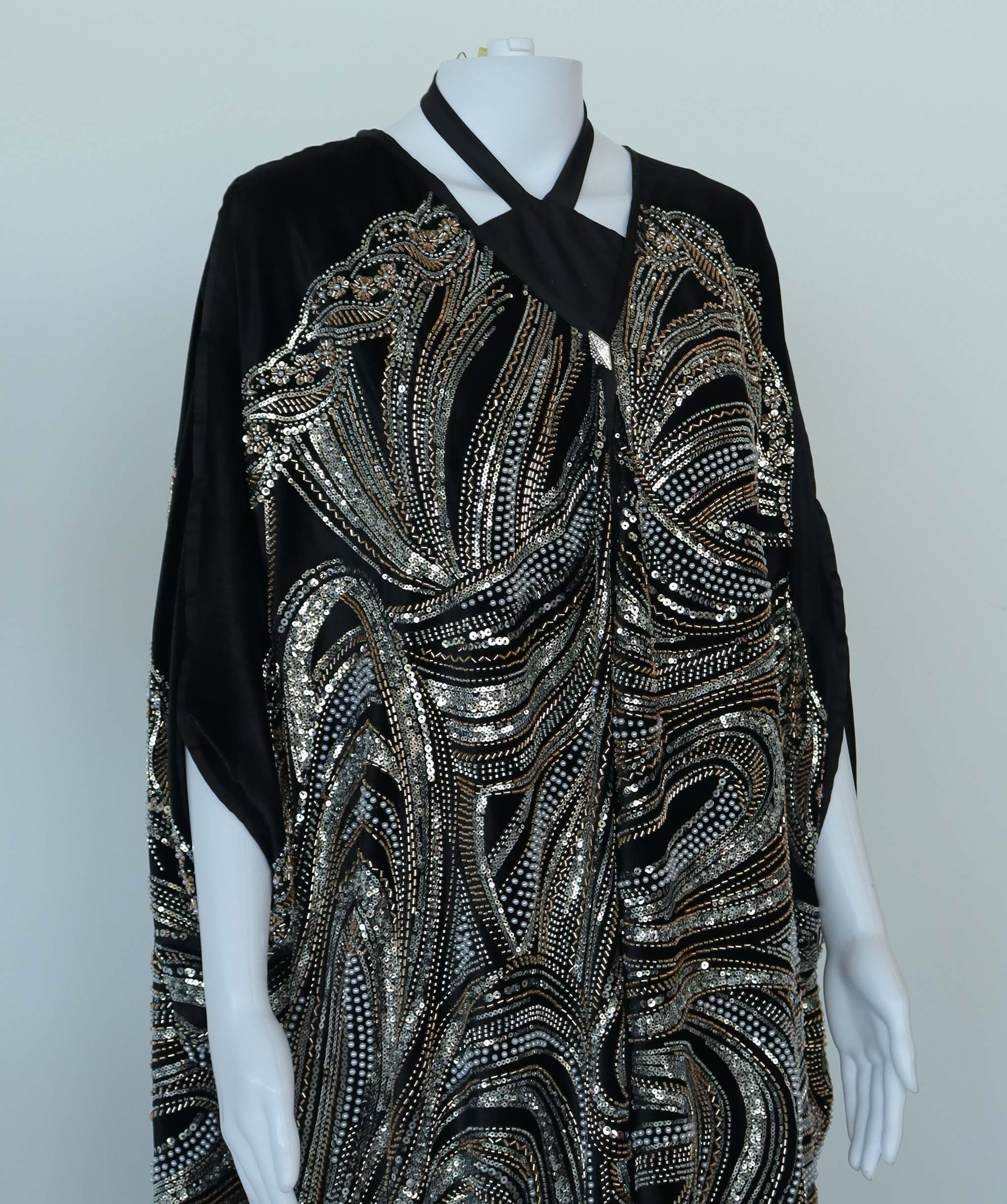 EMPRESS KAFTAN VELVET BLACK/SILVER SIZE OS ASC7071