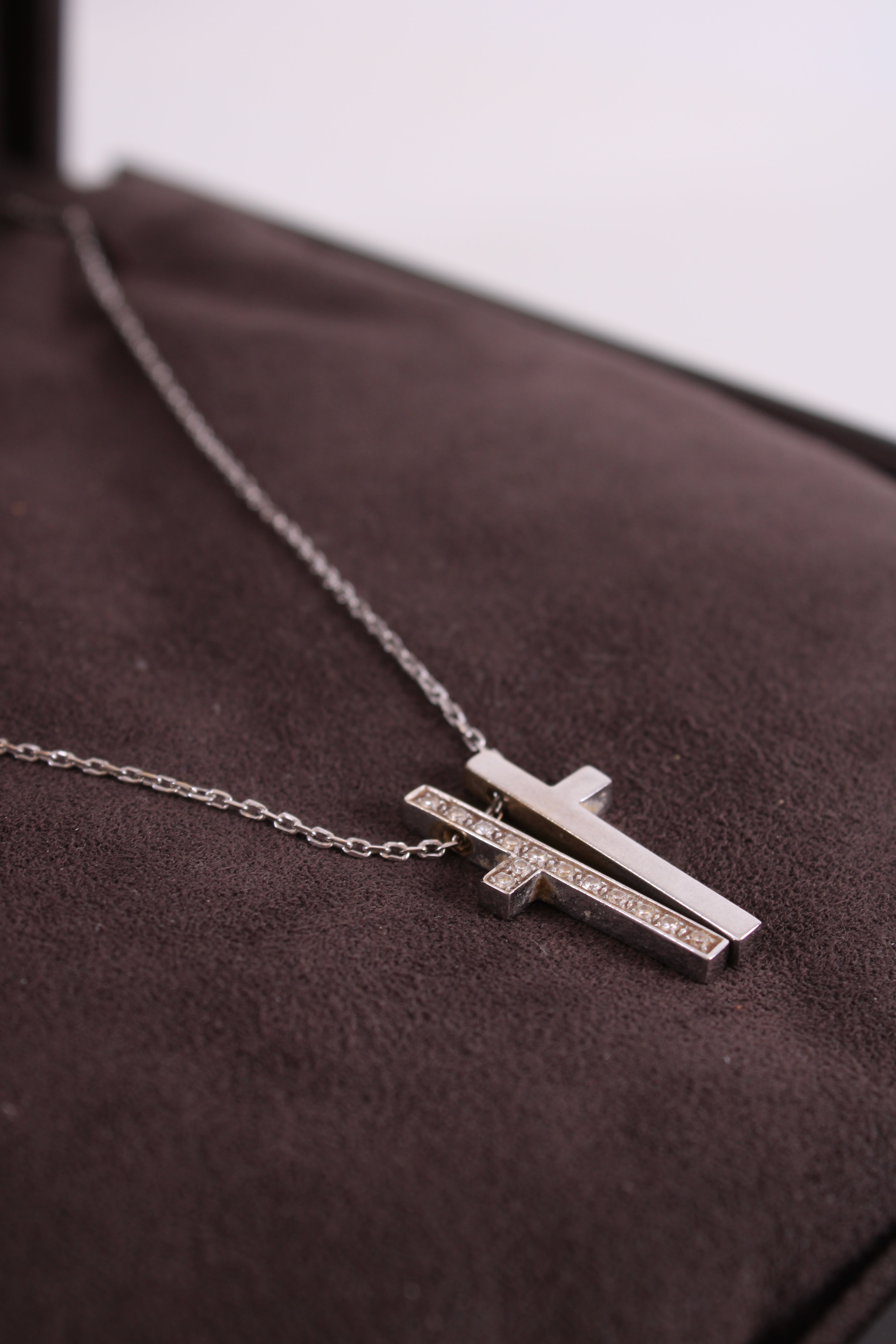 Gucci Diamond Split Cross Necklace 18ct White Gold