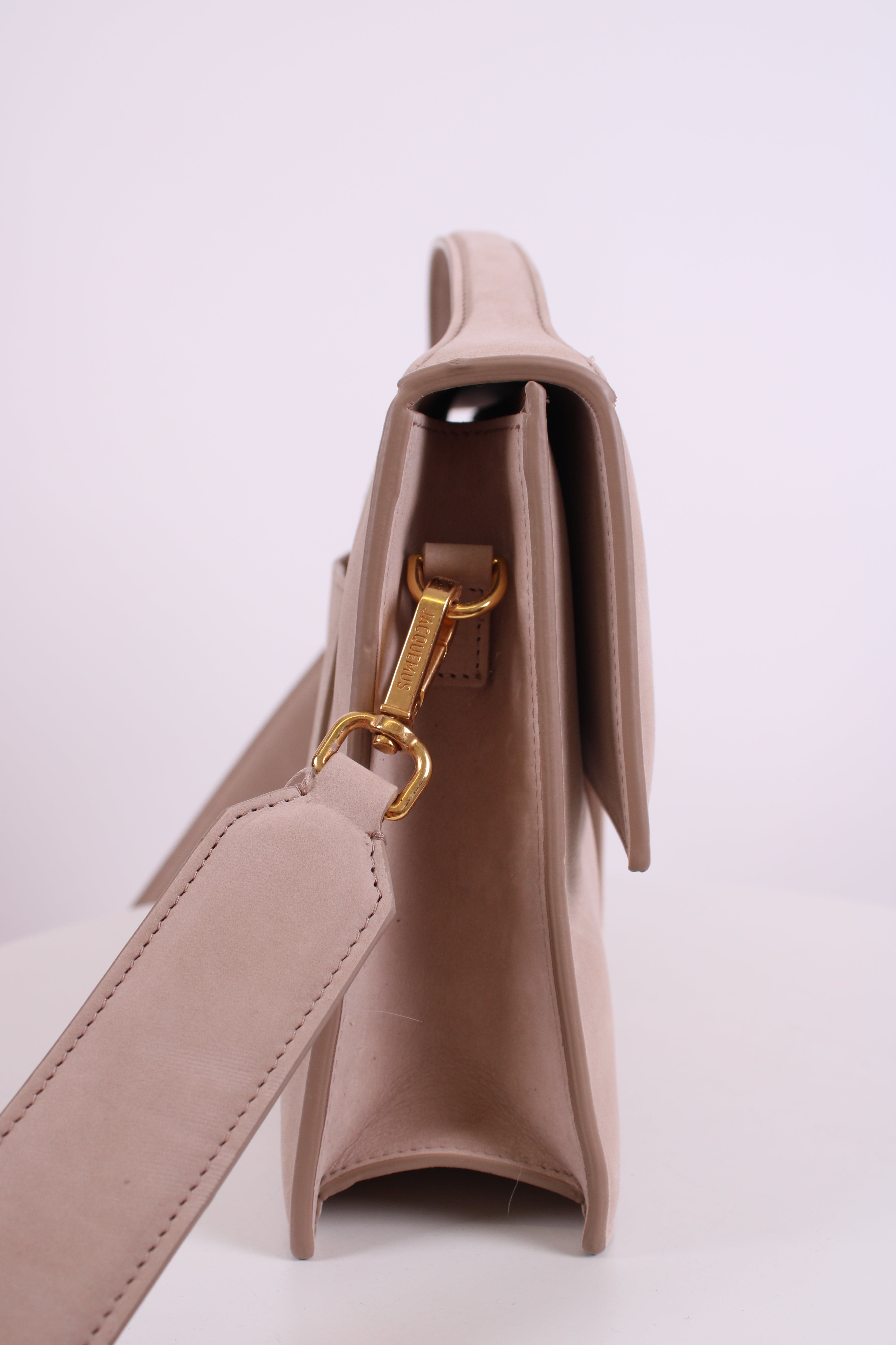 Jacquemus Jacquemus La Grande Bambino Suede Bag Beige