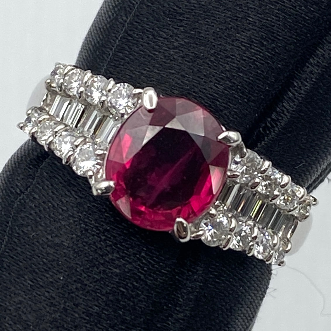 49594 Madagascar Pt900 Ruby Ring R2.015 D0.61 7.3g GIA US5.5