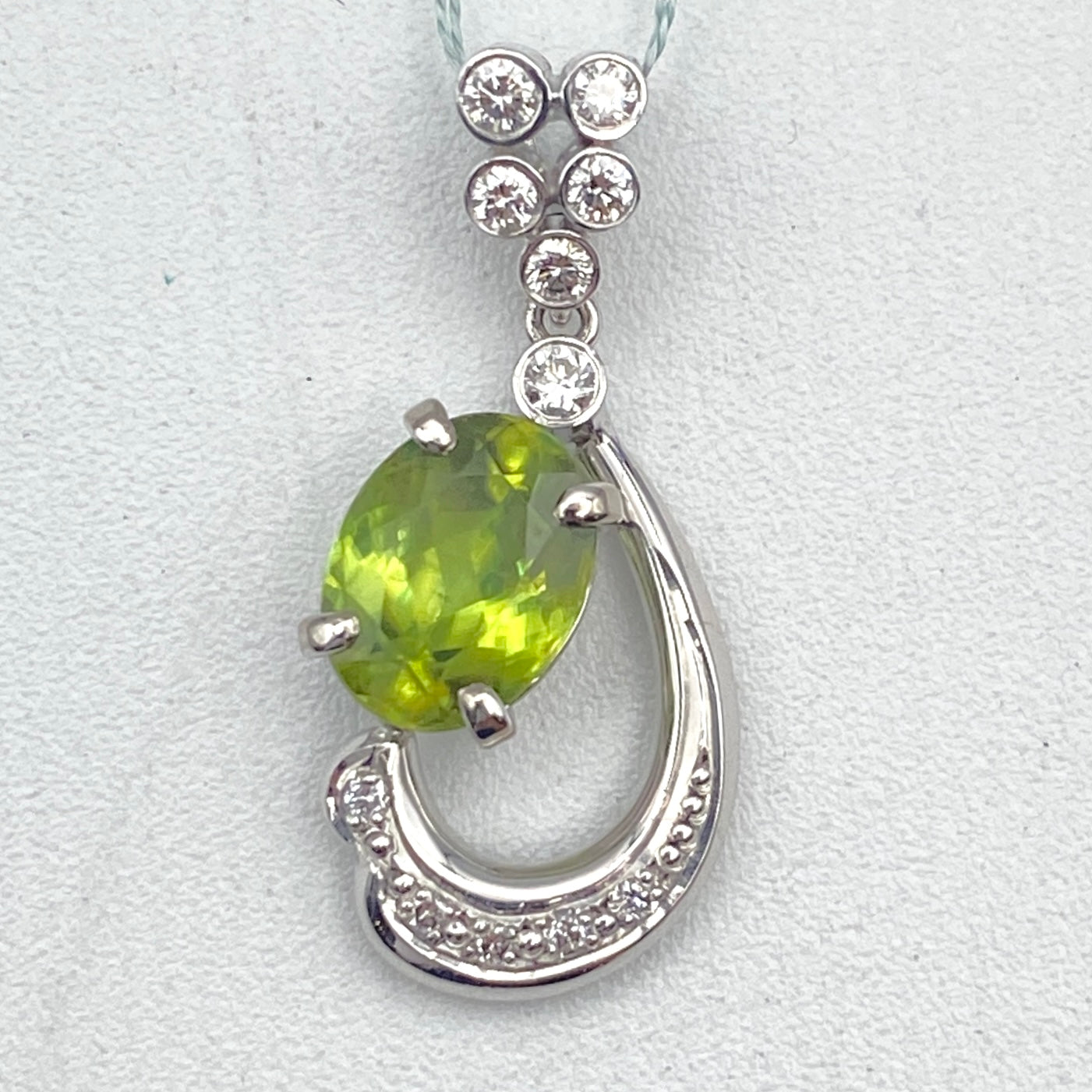 50562 K18WG sphene pen top SF2.70 D0.30 3.7g He Jian