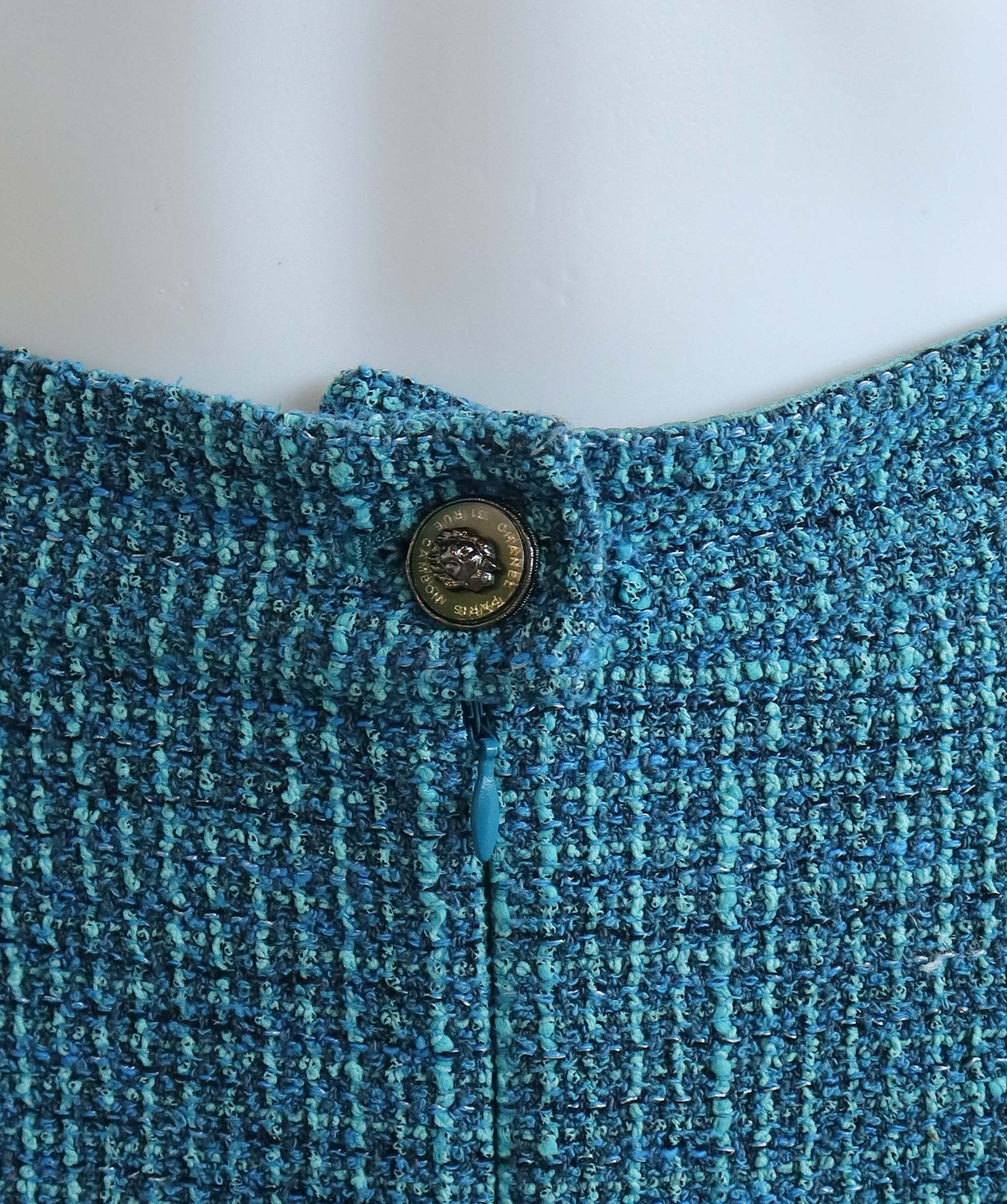 CHANEL TWEED SHORT TORQUOISE SIZE 36 ASC7262