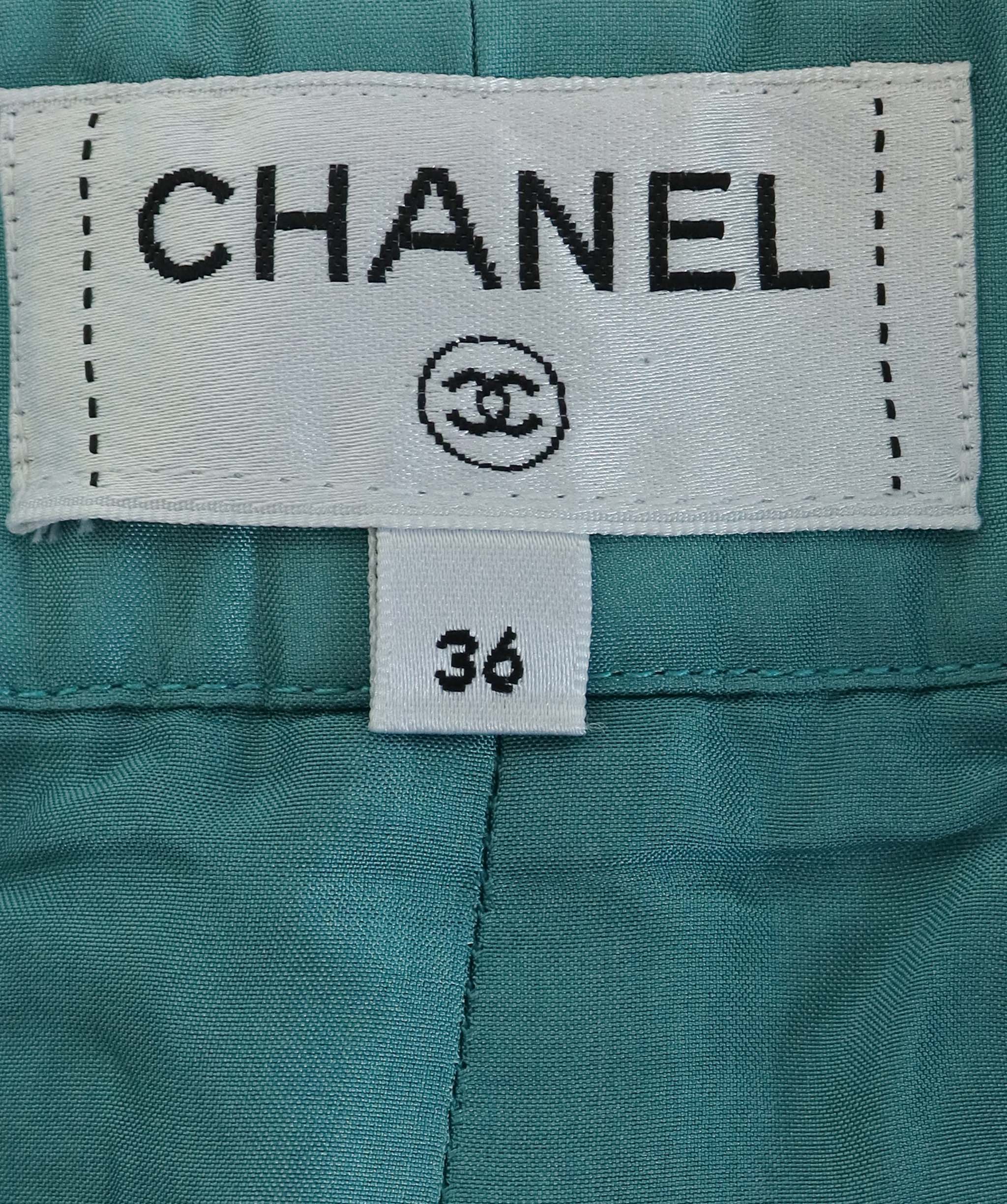 CHANEL TWEED SHORT TORQUOISE SIZE 36 ASC7262