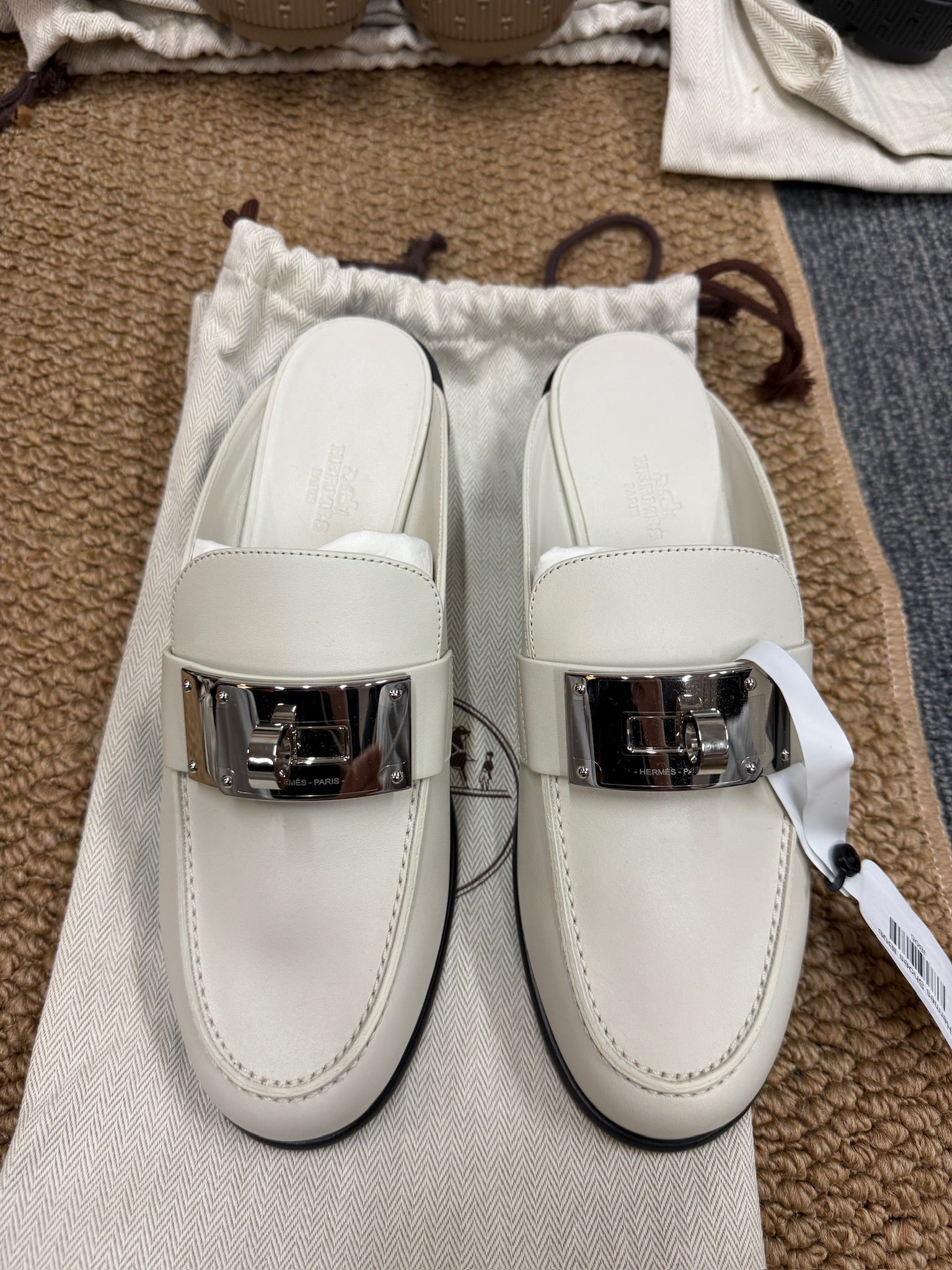 EU37 - Hermès White Leather Mules – NEW