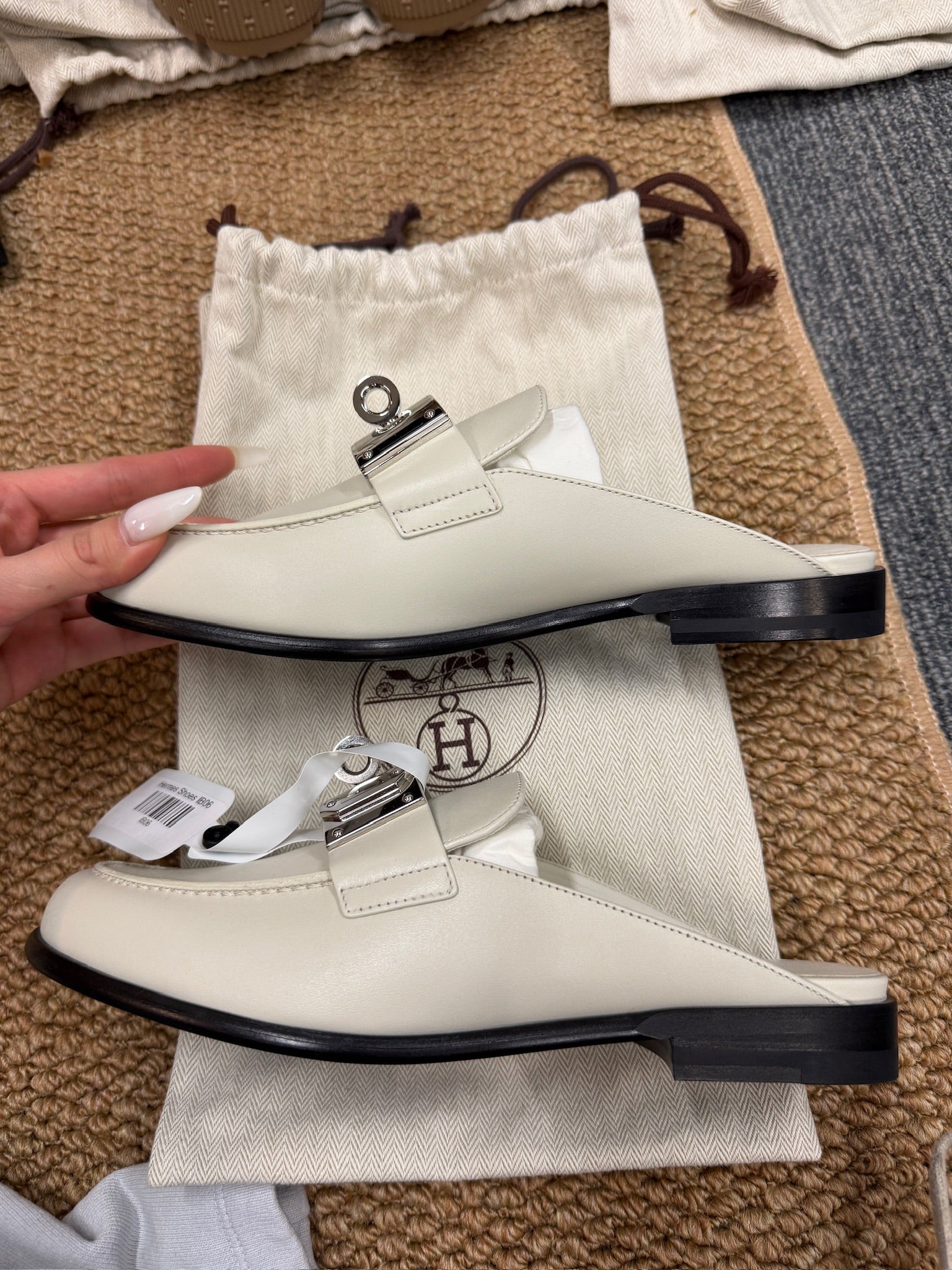 EU37 - Hermès White Leather Mules – NEW