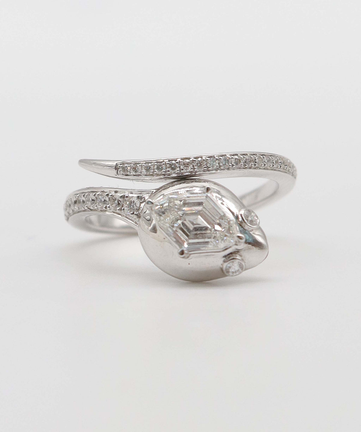 0.88ct EX WH STEP CUT WH SD R3184