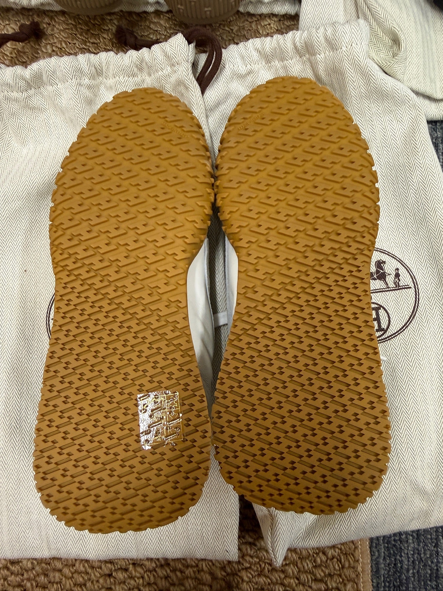 EU37 - Hermès White Leather Sneakers - NEW