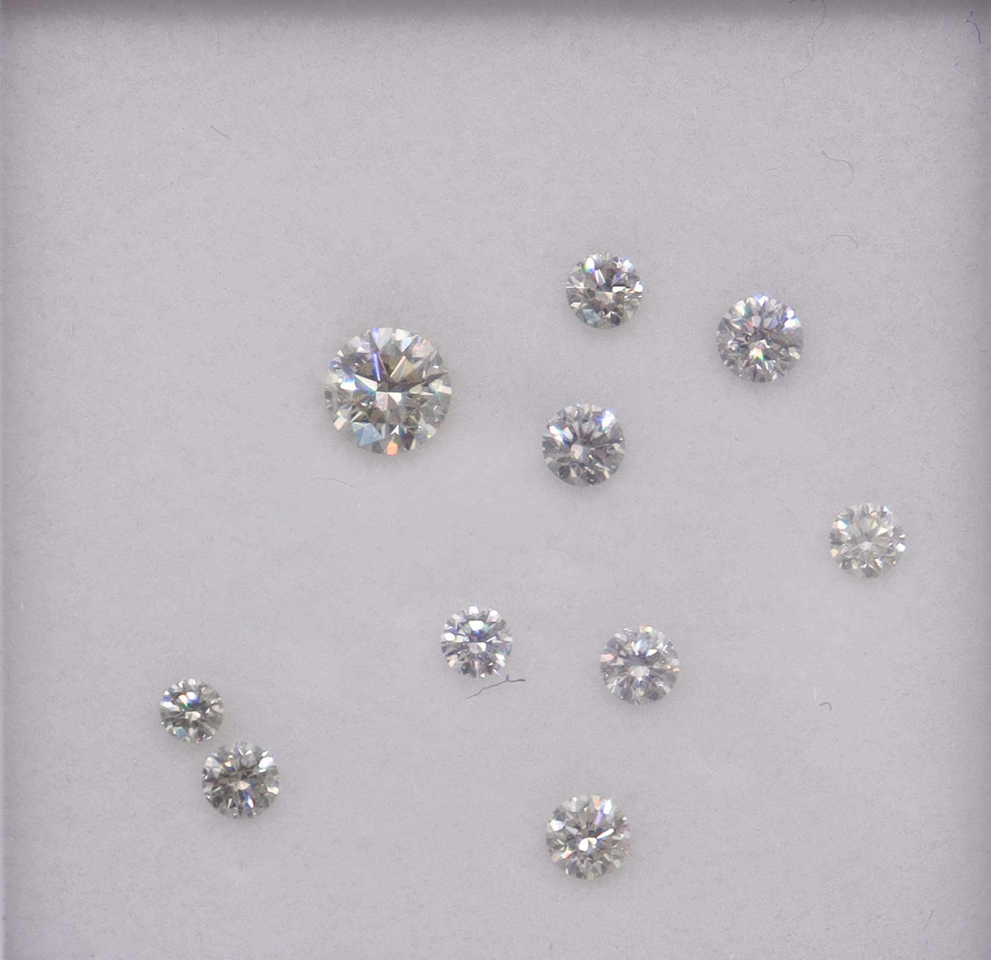 1ct DIAMOND MELEE graduated (10pcs)DXBN0772