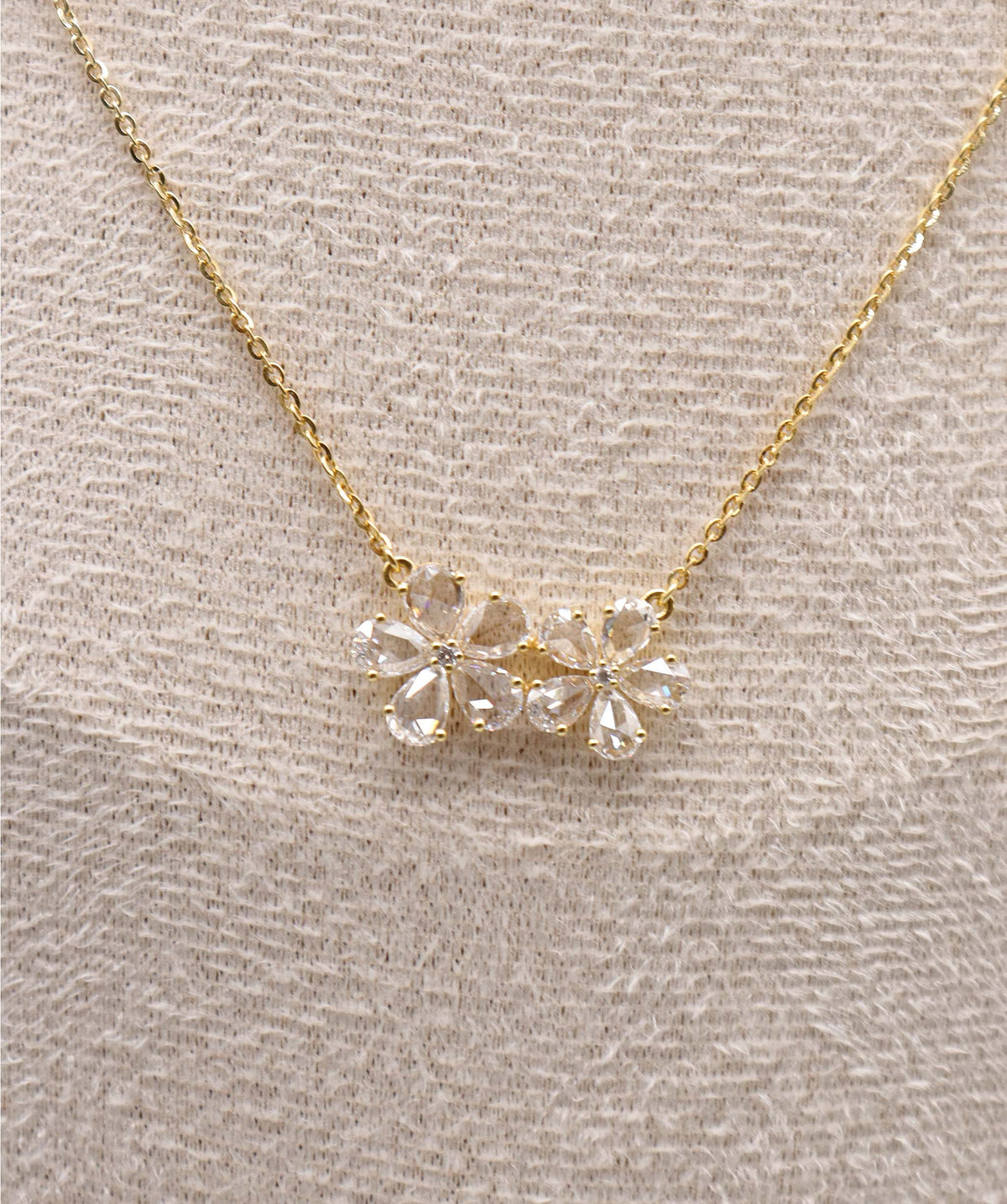 1.01ct EX WH PEAR RC WH SD C8845