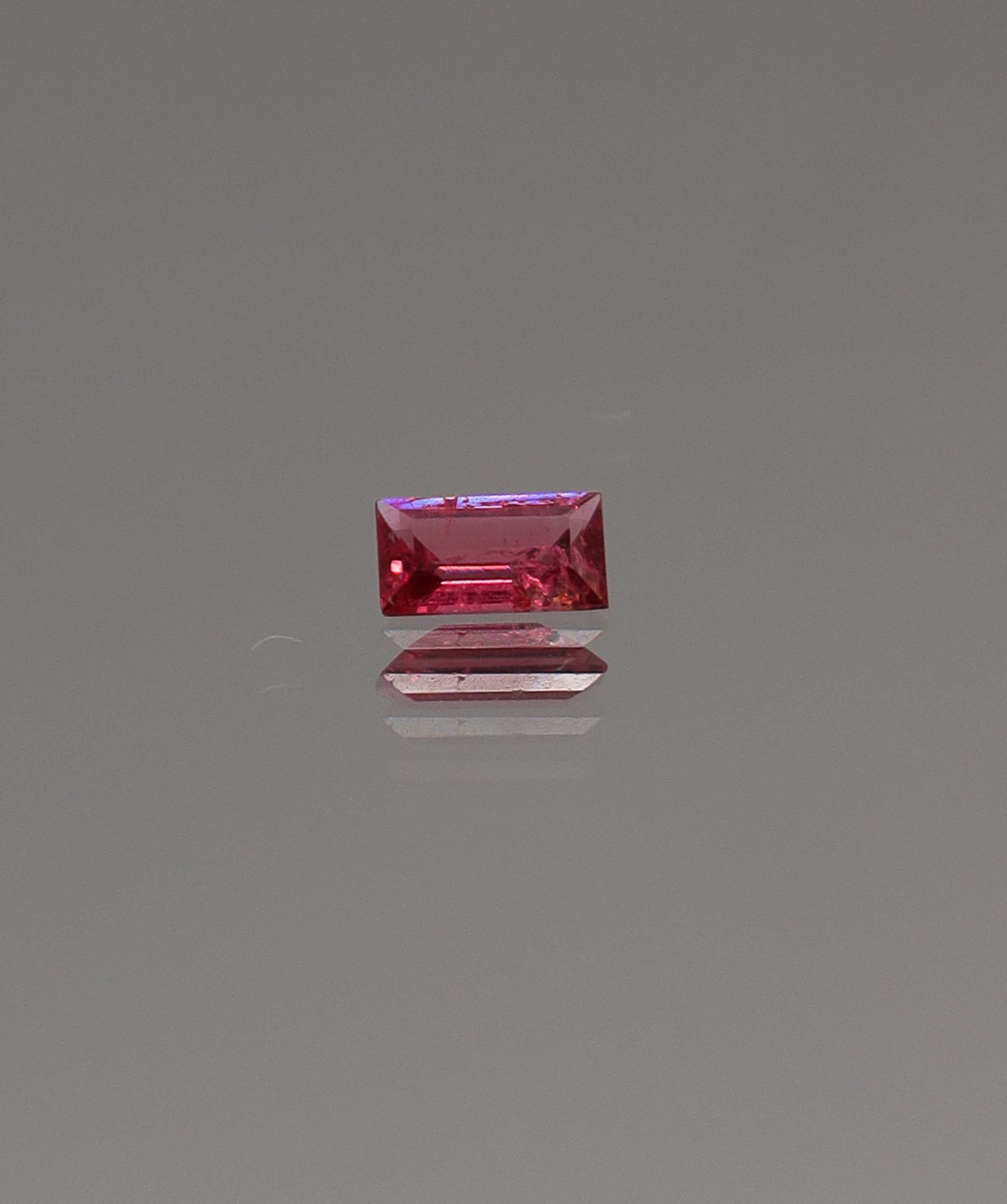 0.3ct Burmese red spinel DXBCS0971