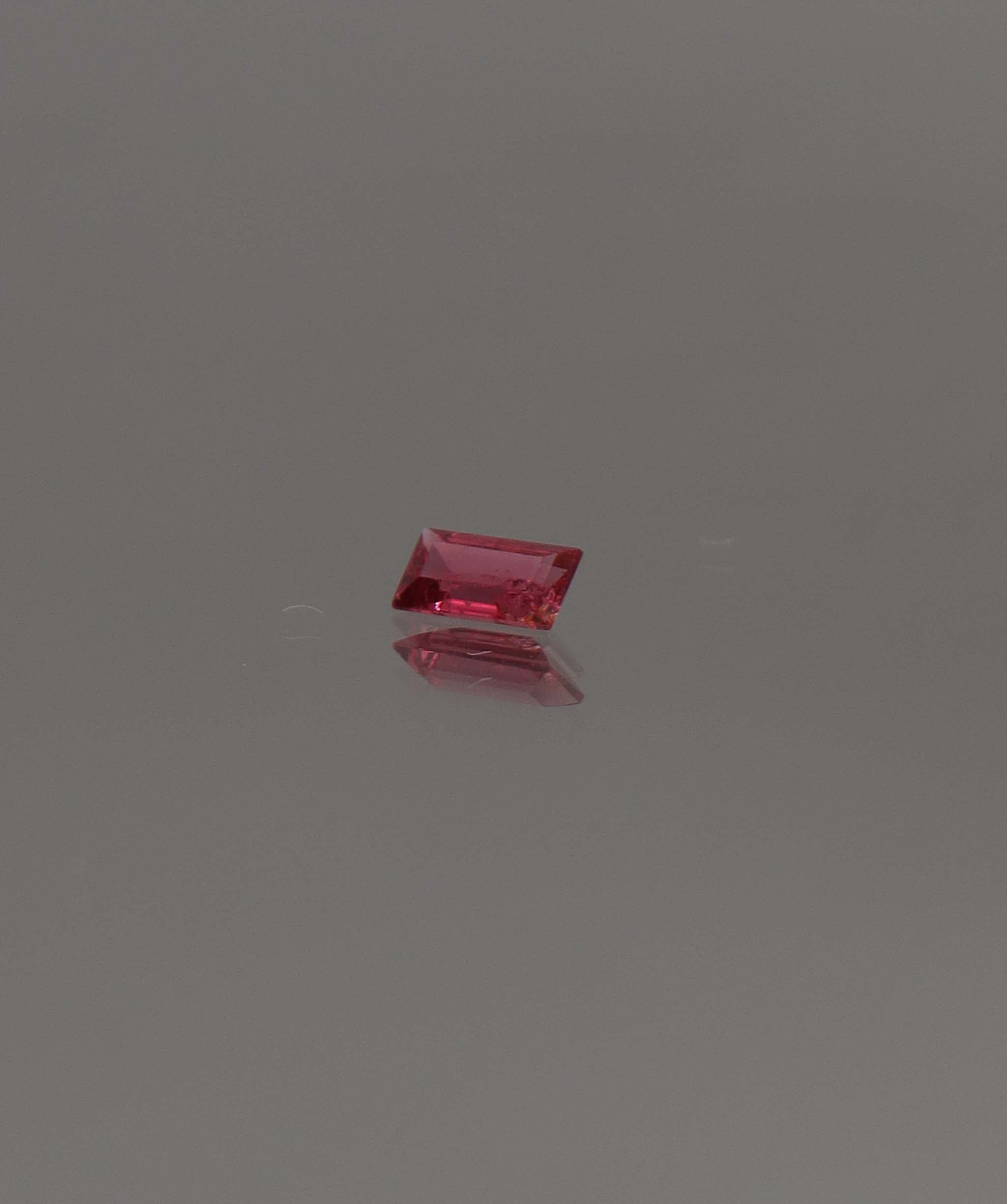 0.3ct Burmese red spinel DXBCS0971