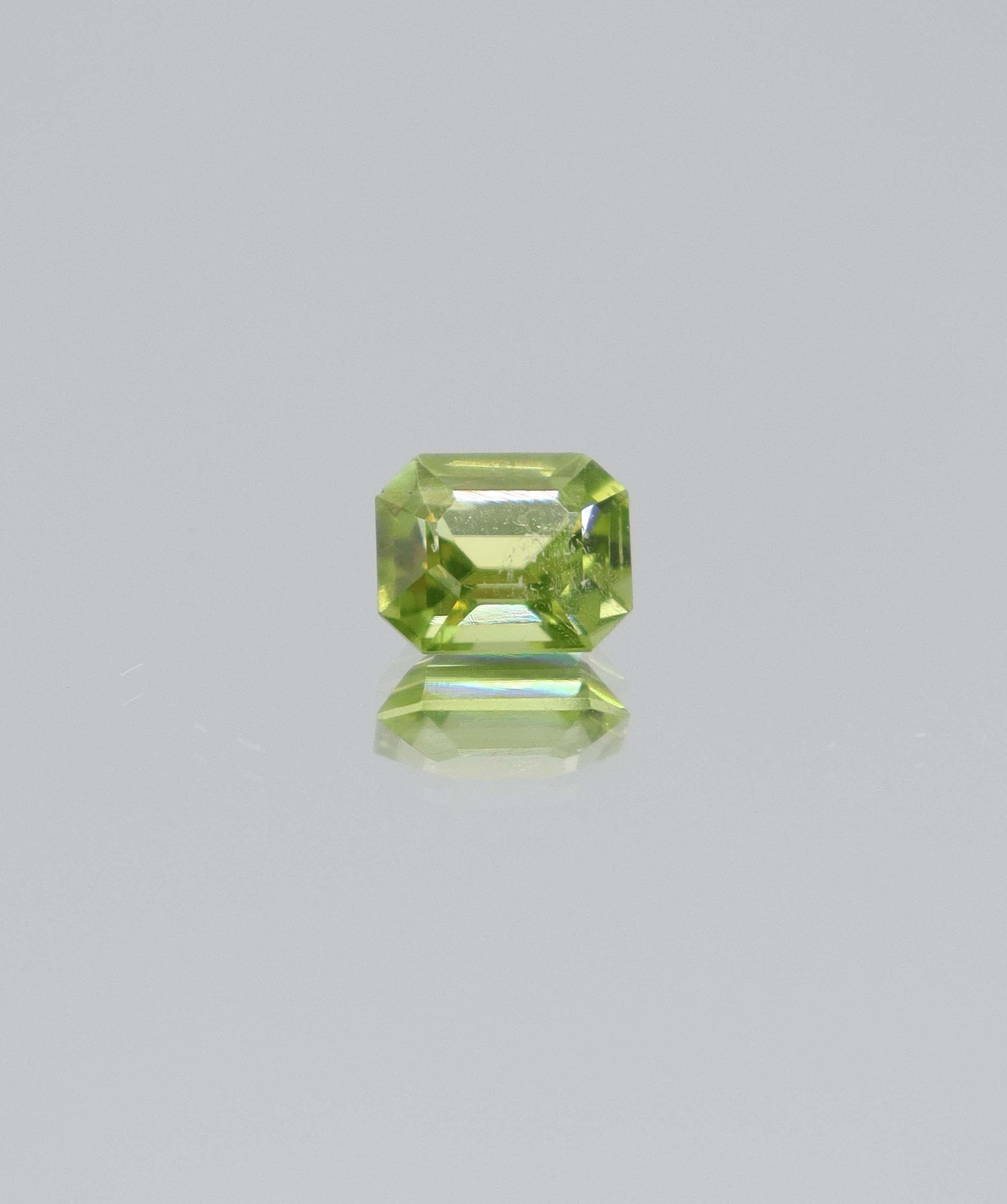 1.52ct Peridot Asscher cut DXBCD2109