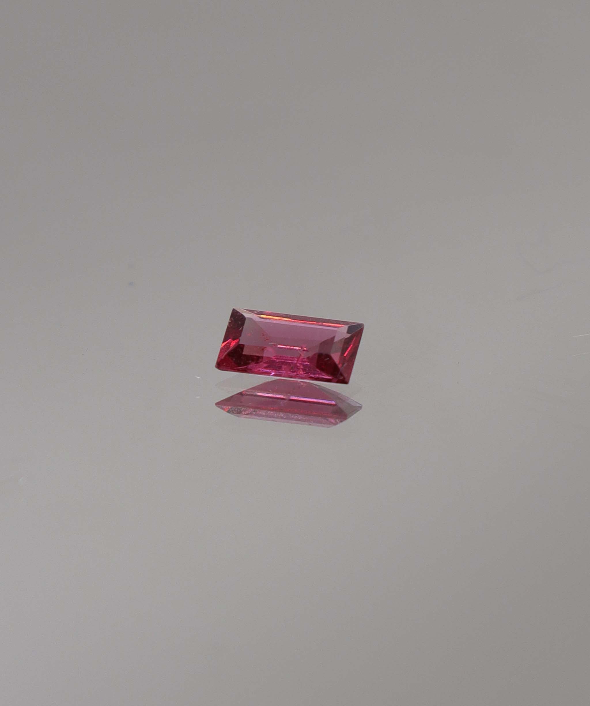 0.40ct Burmese red spinel emerald DXBCS0962