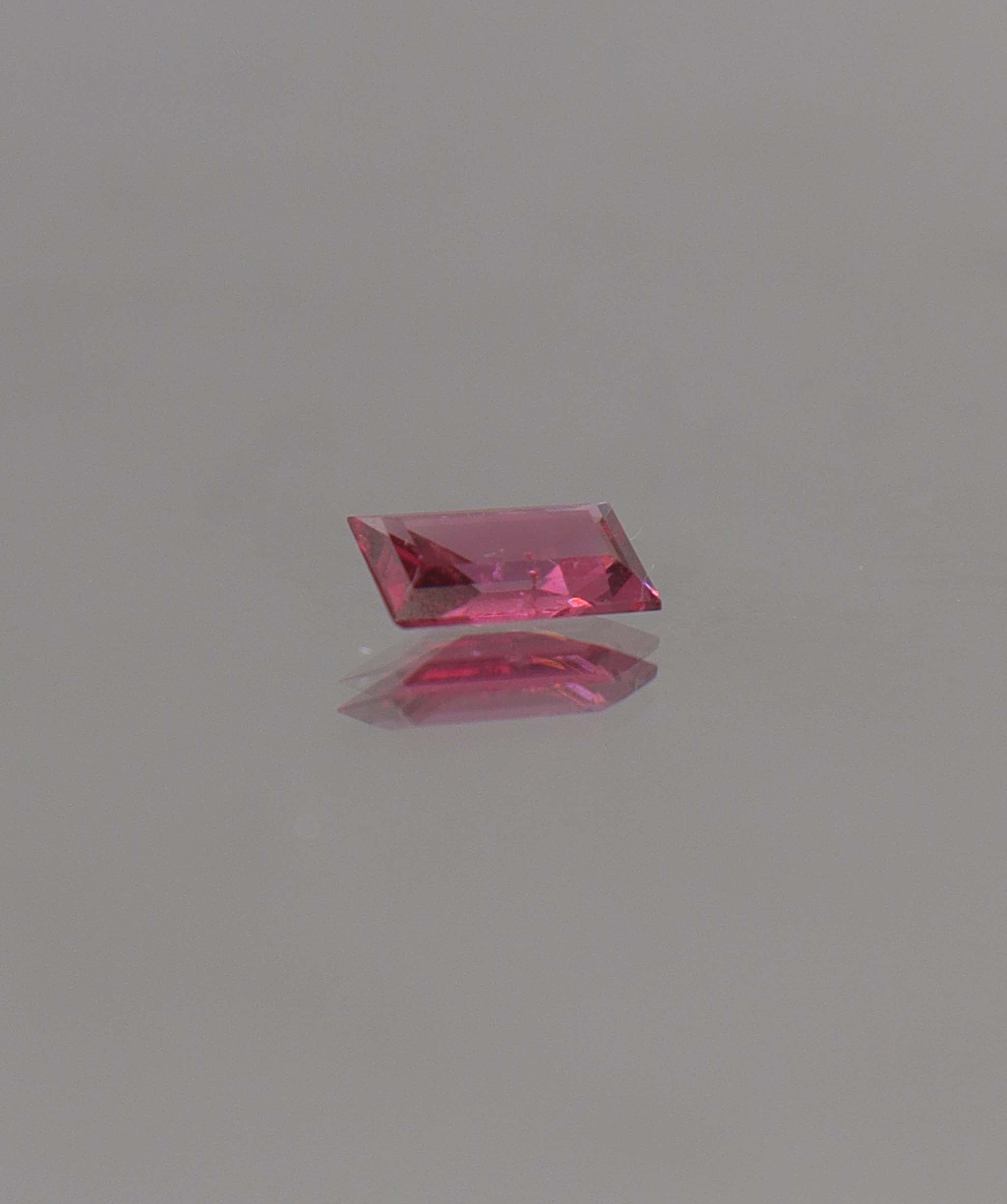 0.40ct Burmese red spinel emerald DXBCS0962