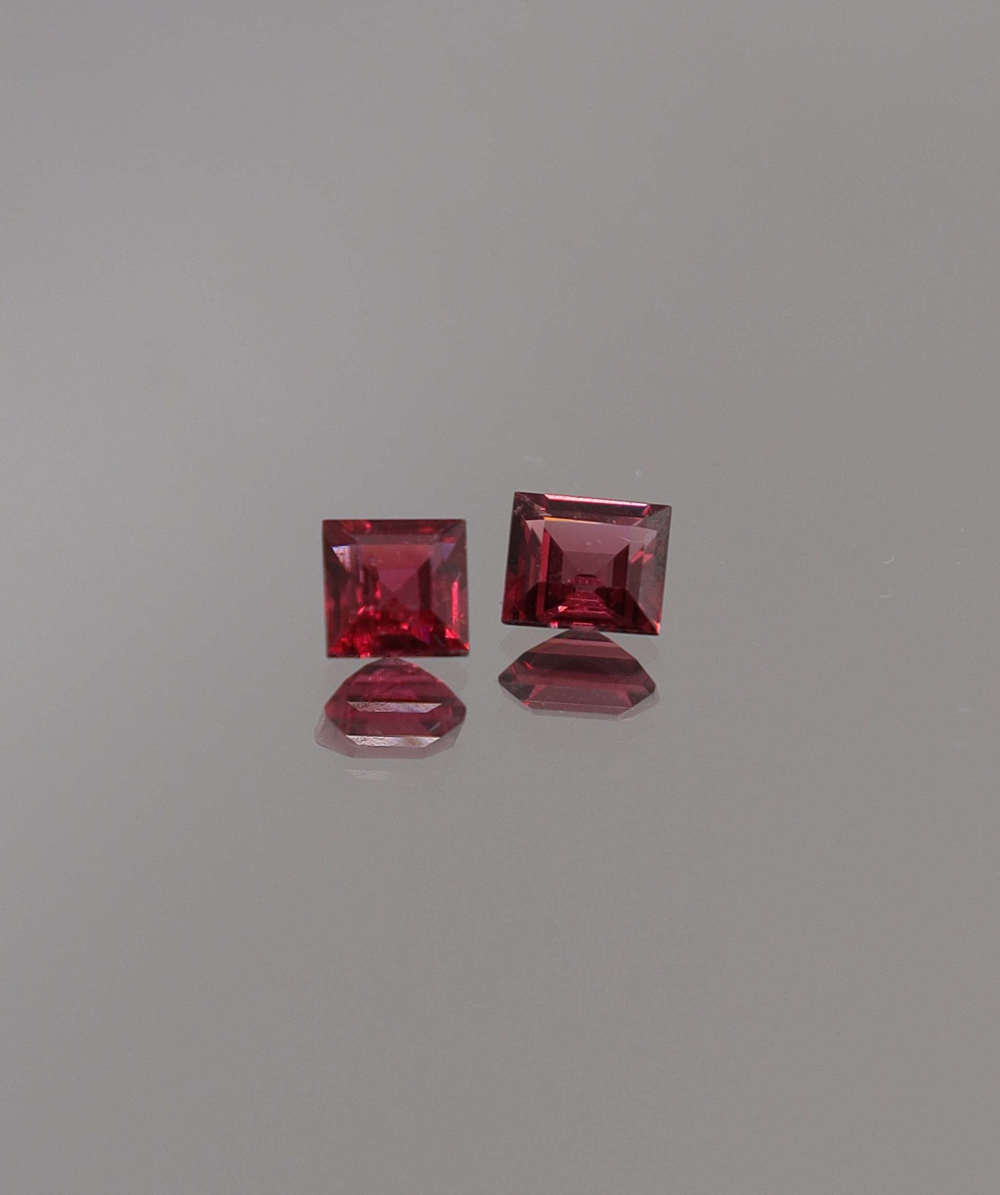 0.65ct Burmese red spinel princess cut x2 DXBCS0965