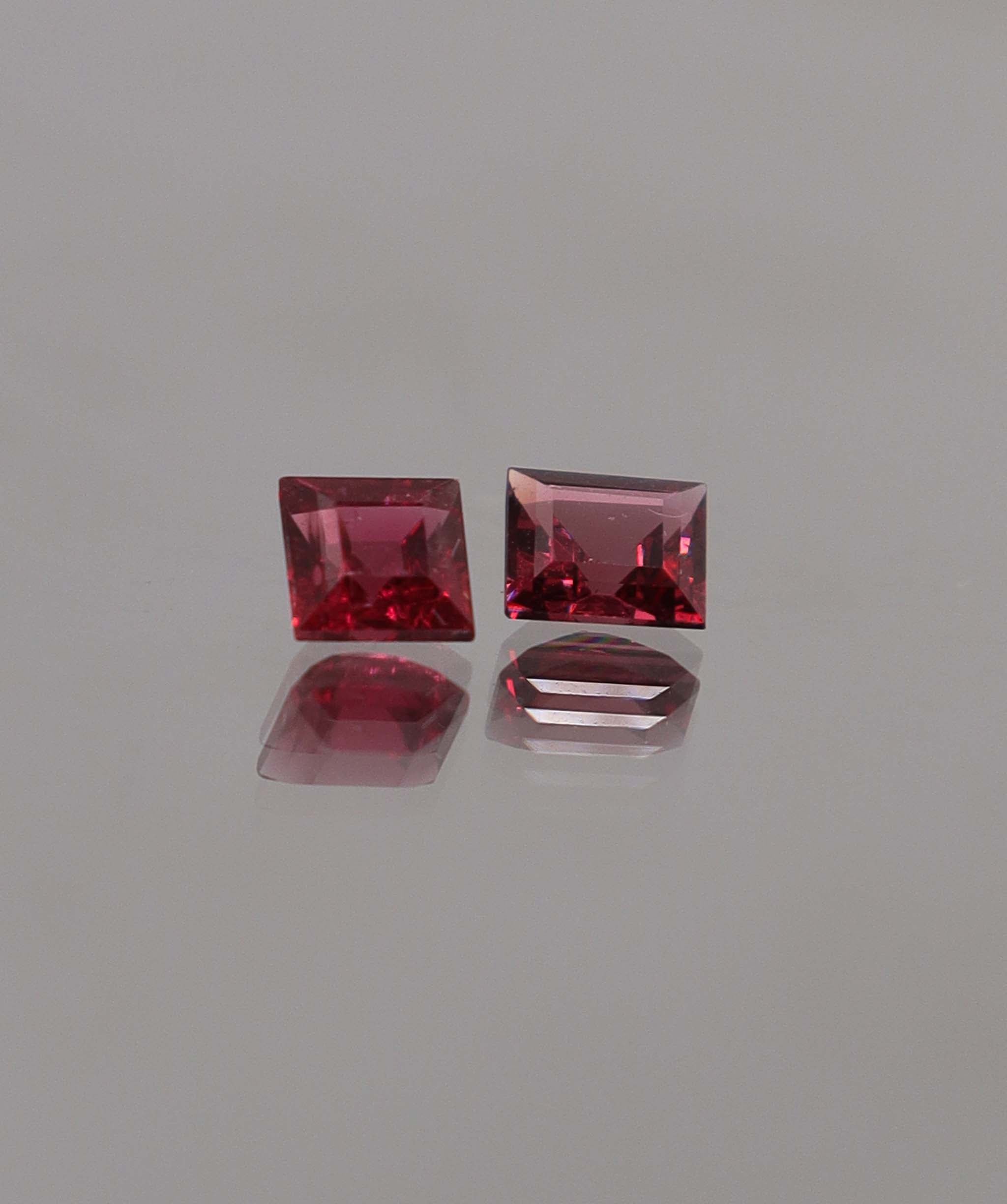 0.65ct Burmese red spinel princess cut x2 DXBCS0965