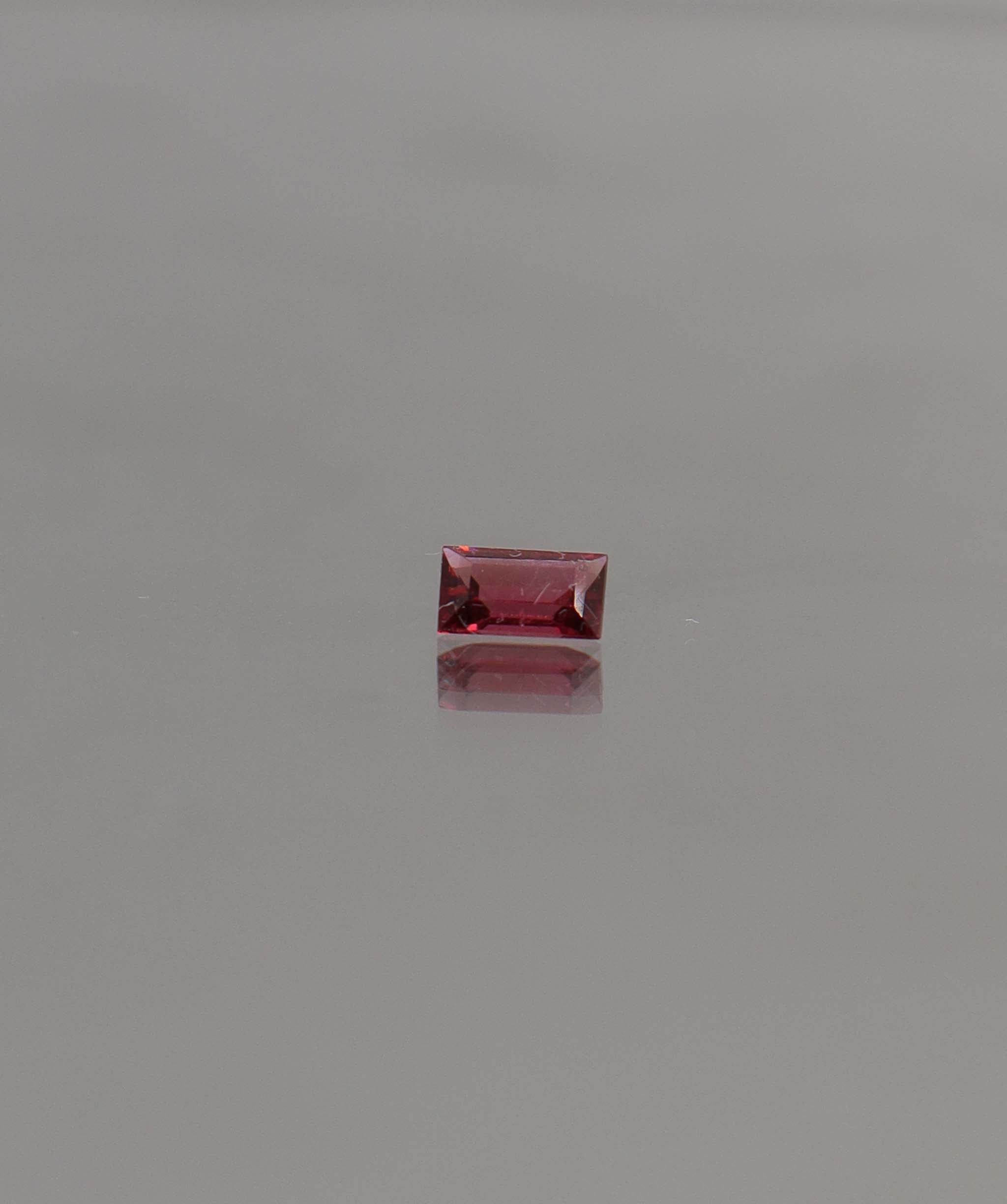 0.4ct Burmese red spinel emerald DXBCS0960