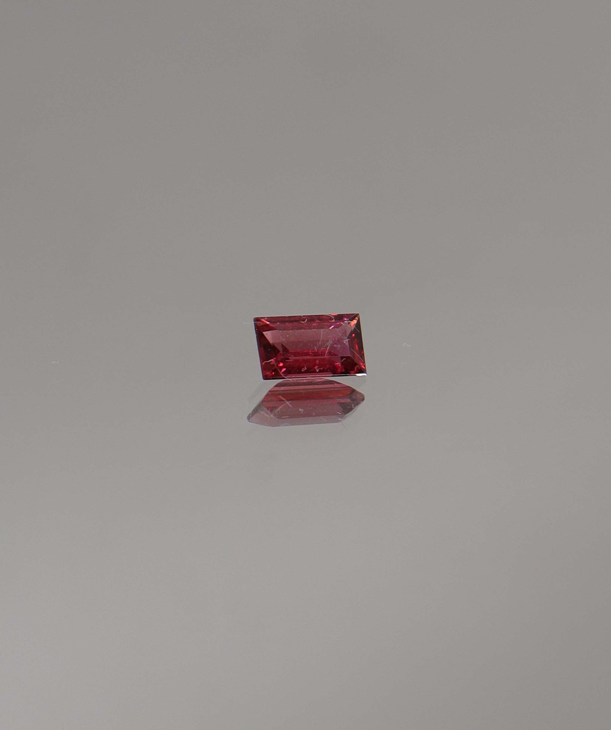 0.4ct Burmese red spinel emerald DXBCS0960