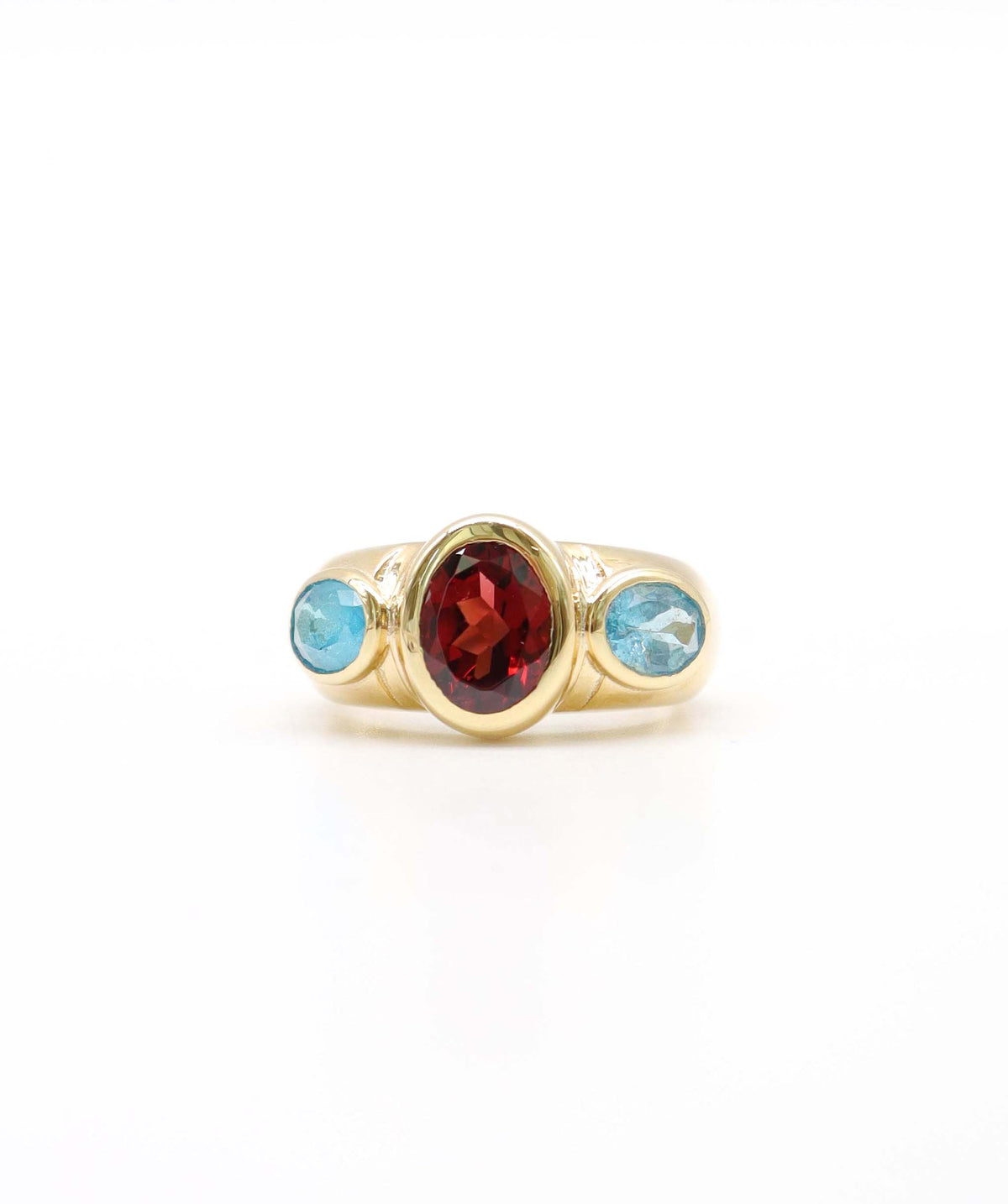 The triple threat Silver Trilogy Ring 1.75ct Granet & 1.75ct Apatite DXBS6871