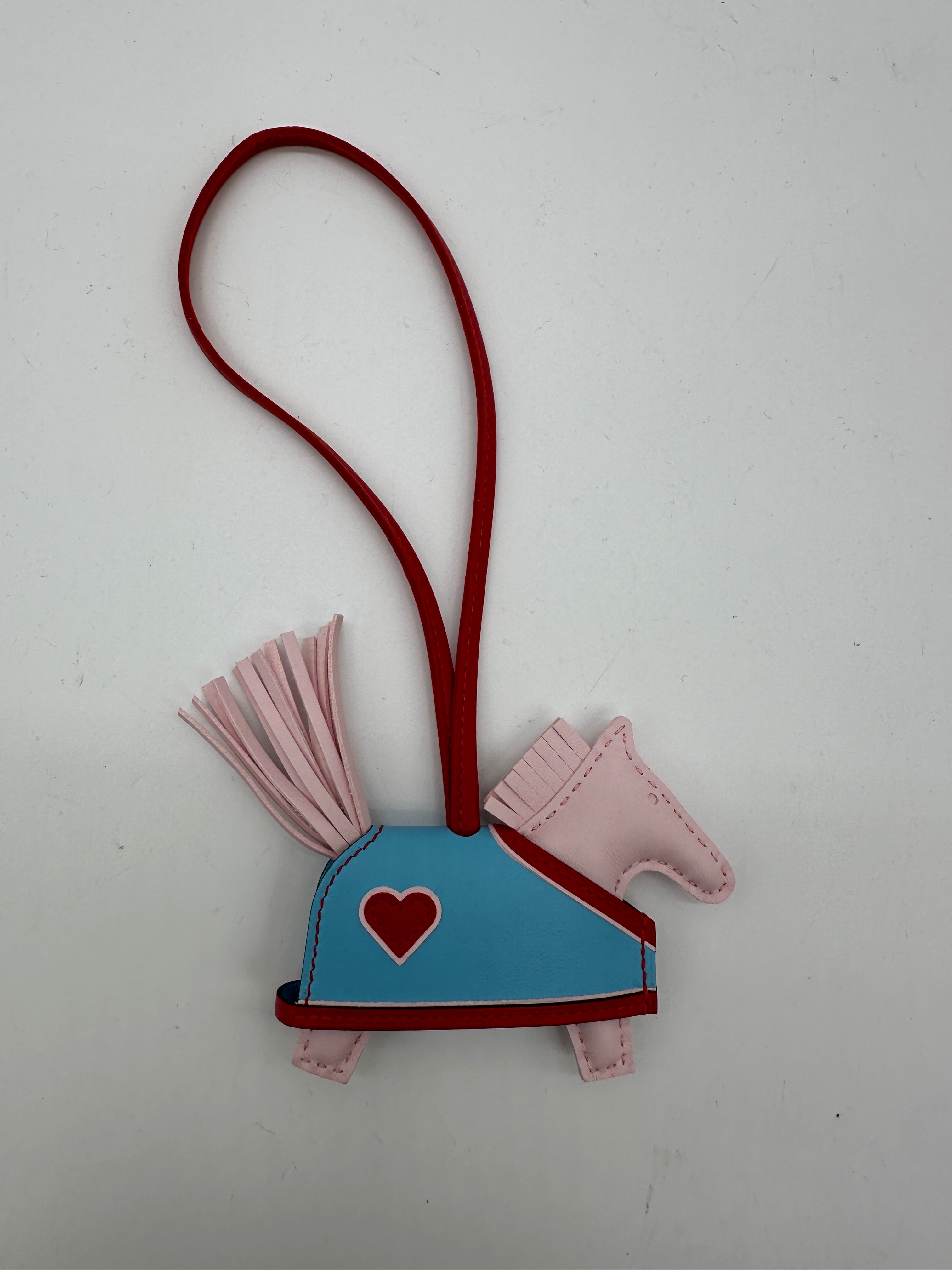 Hermès Rodeo Robeo Cœur Charm PM darling rose/ radiant red/ celestial/ darling rose