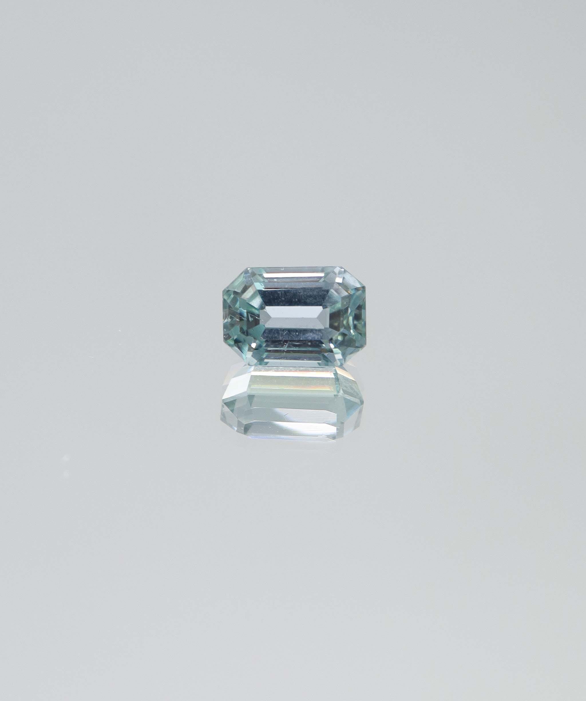 3.08ct Green Kunzite emerald cut DXBCD2018