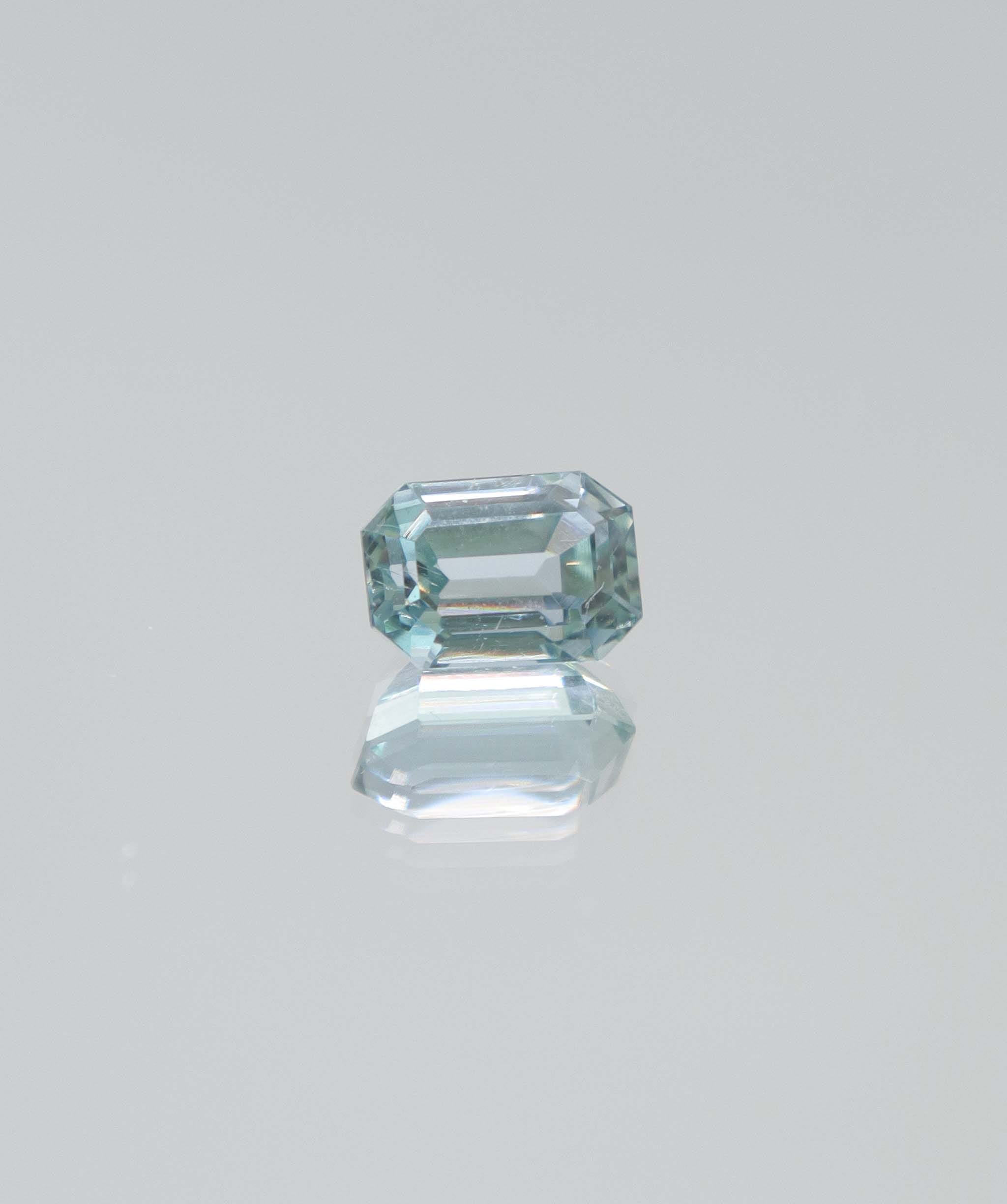 3.08ct Green Kunzite emerald cut DXBCD2018