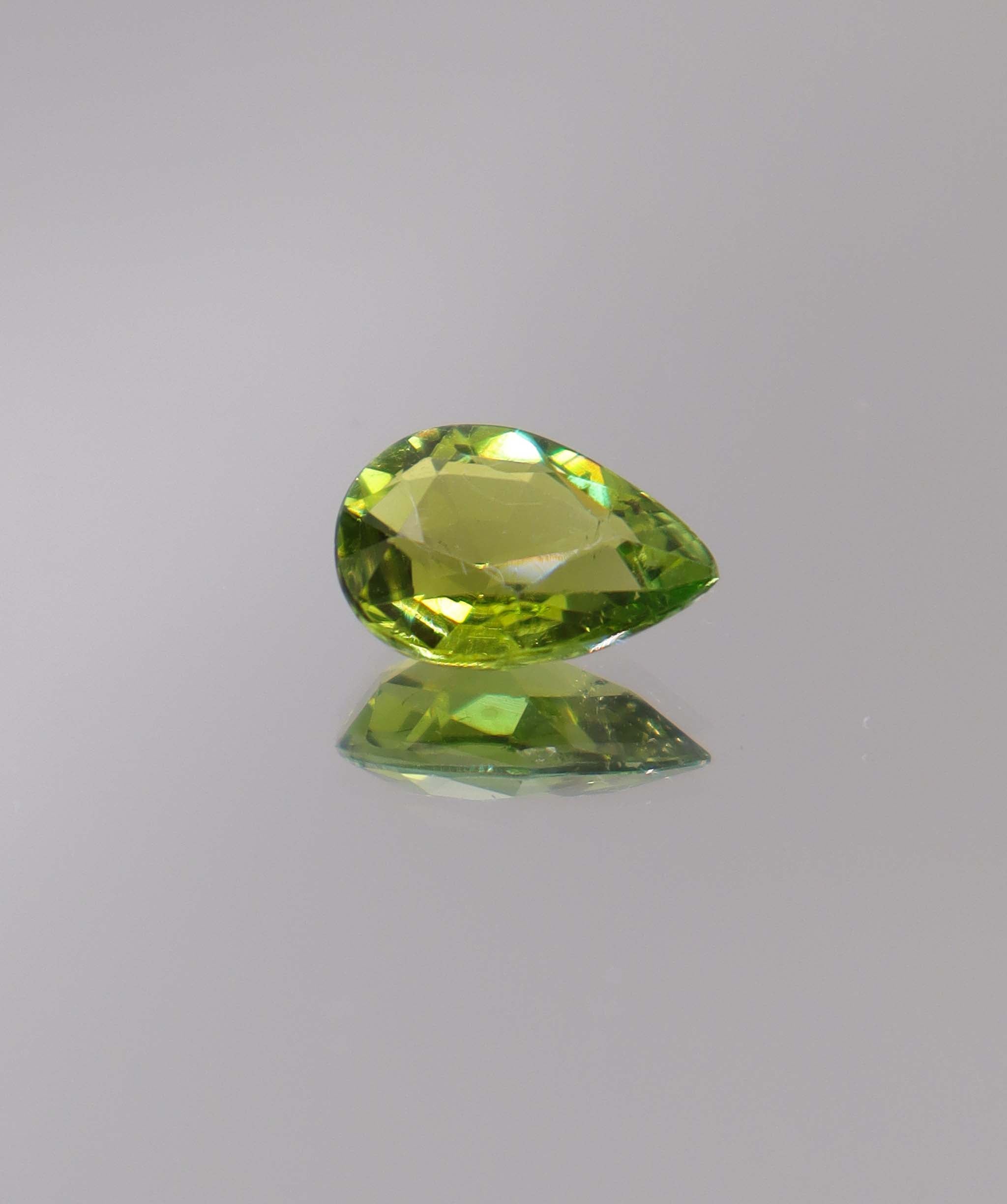 2.50ct Pear Green Tourmaline DXBCS0238
