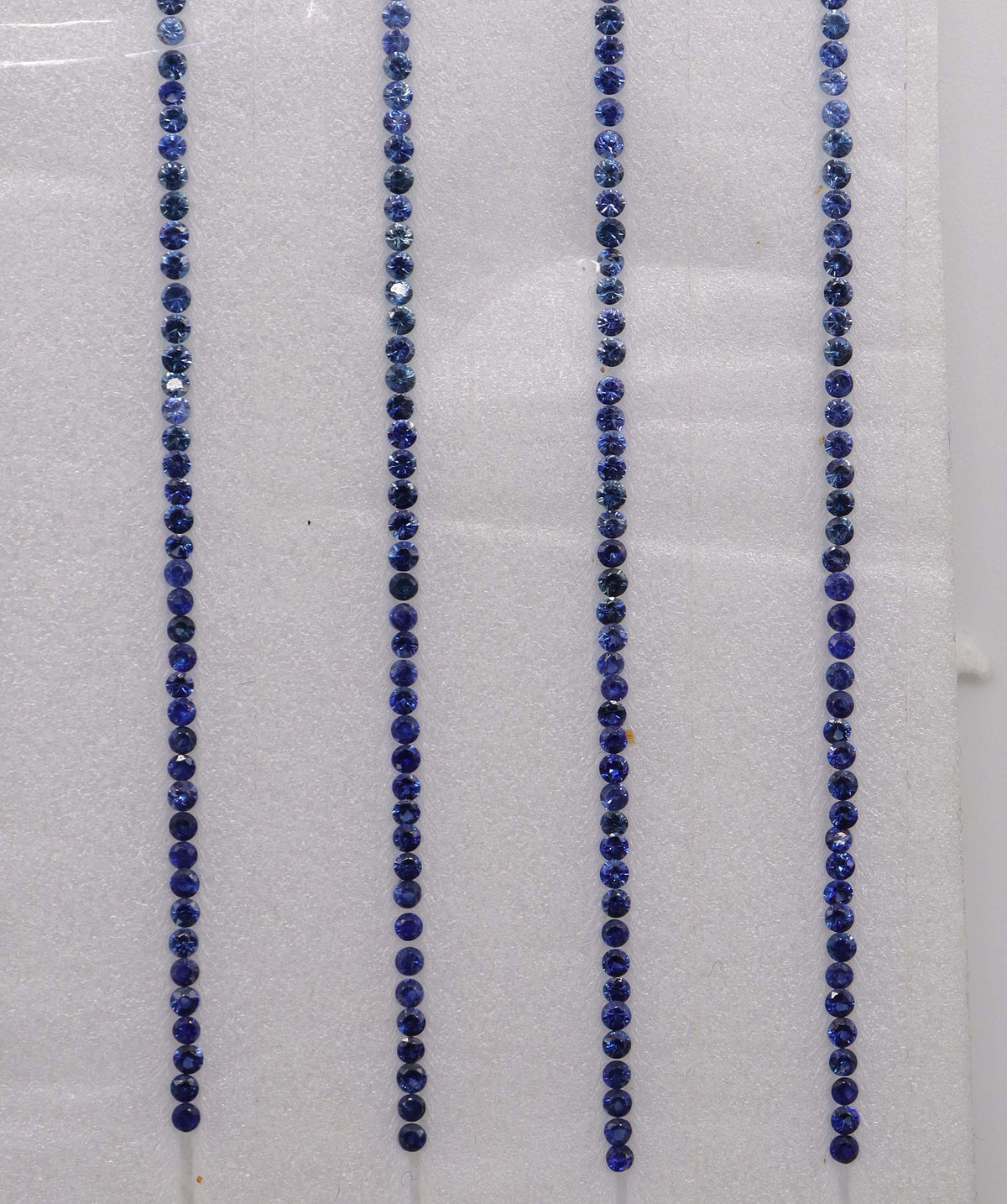Blue Sapphire (Light To Dark) 1.50 Round Line DXBS6836