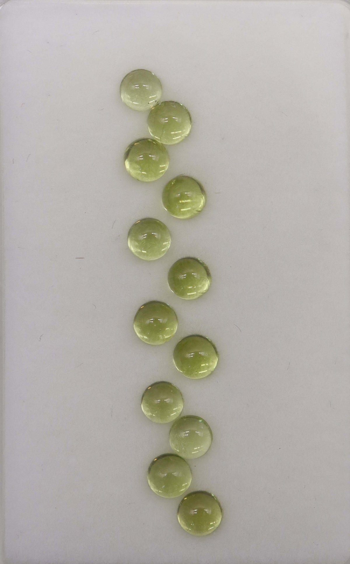 Peridot 4 Round Cabs DXBS6802
