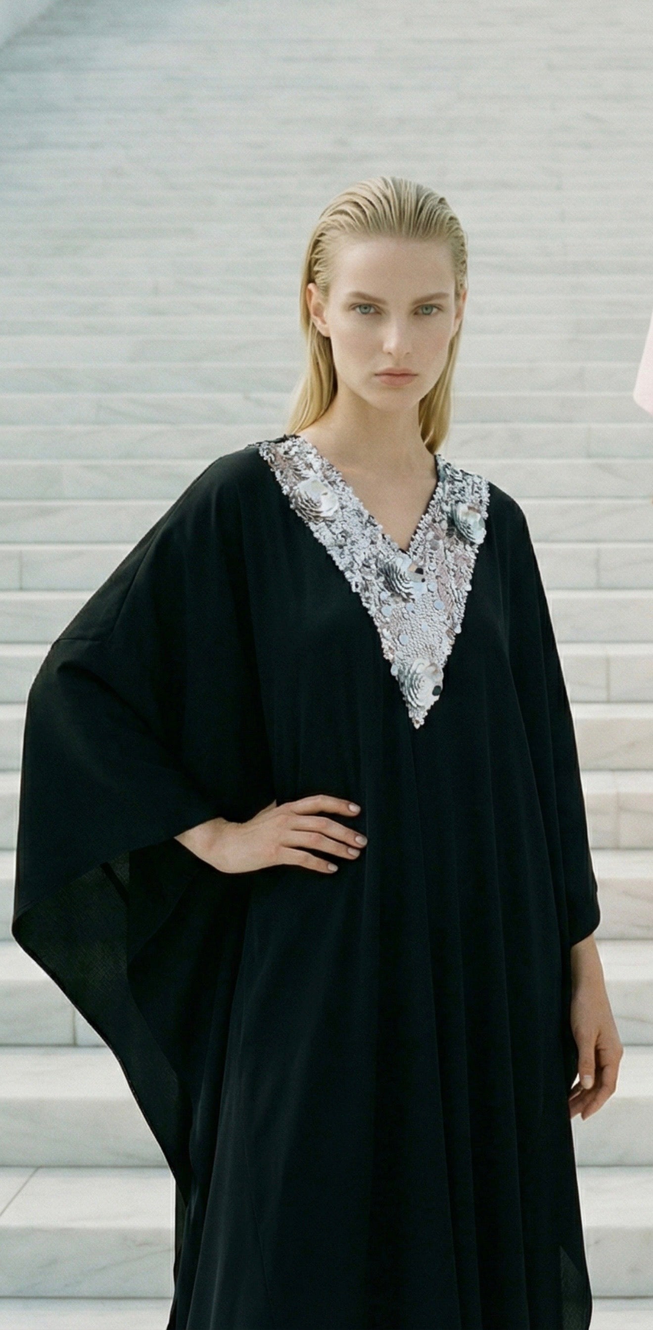 HER KAFTAN BLACK/ SILVER SIZE OS ASC7057