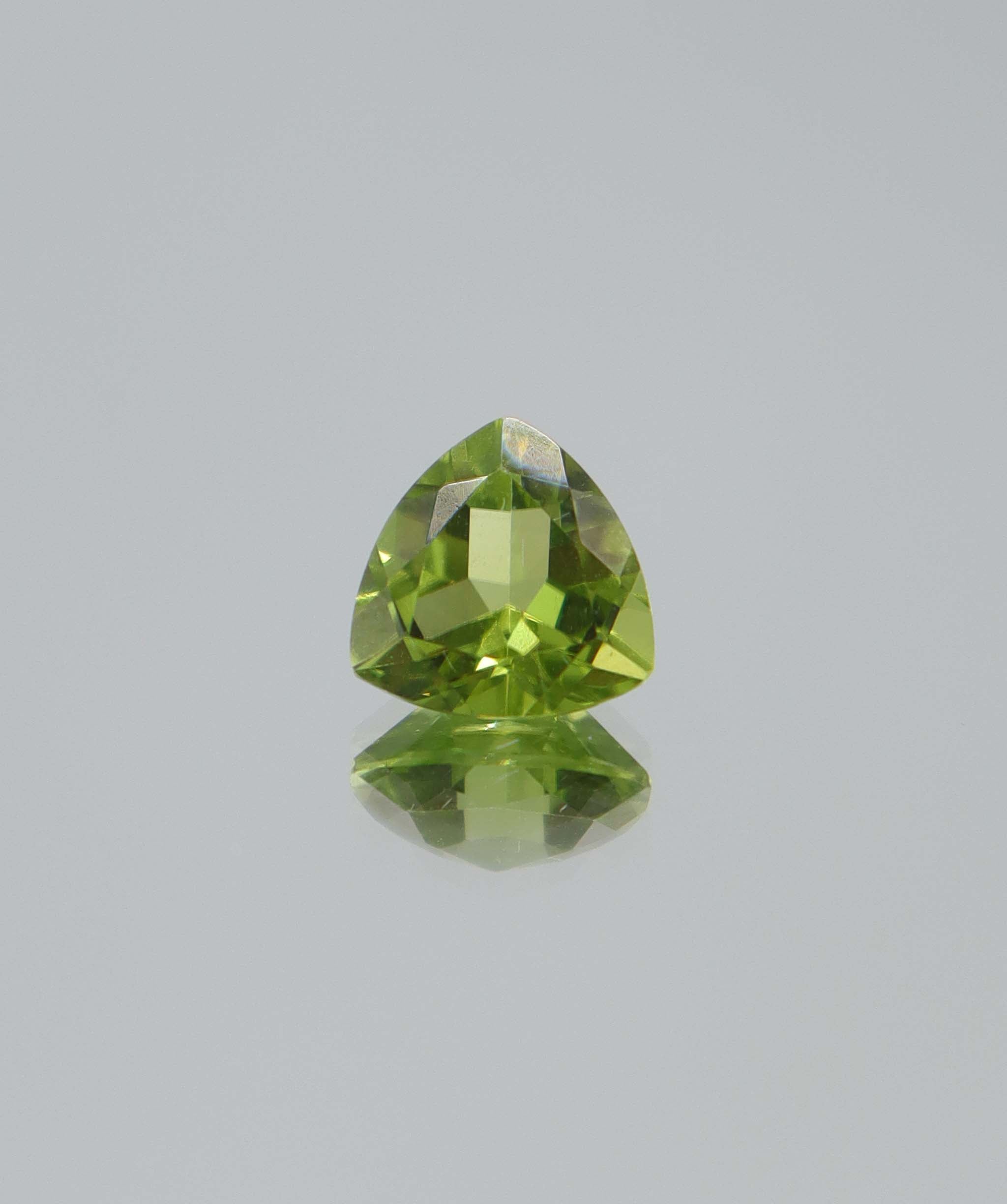 2.42ct Peridot Trillion DXBCS4011