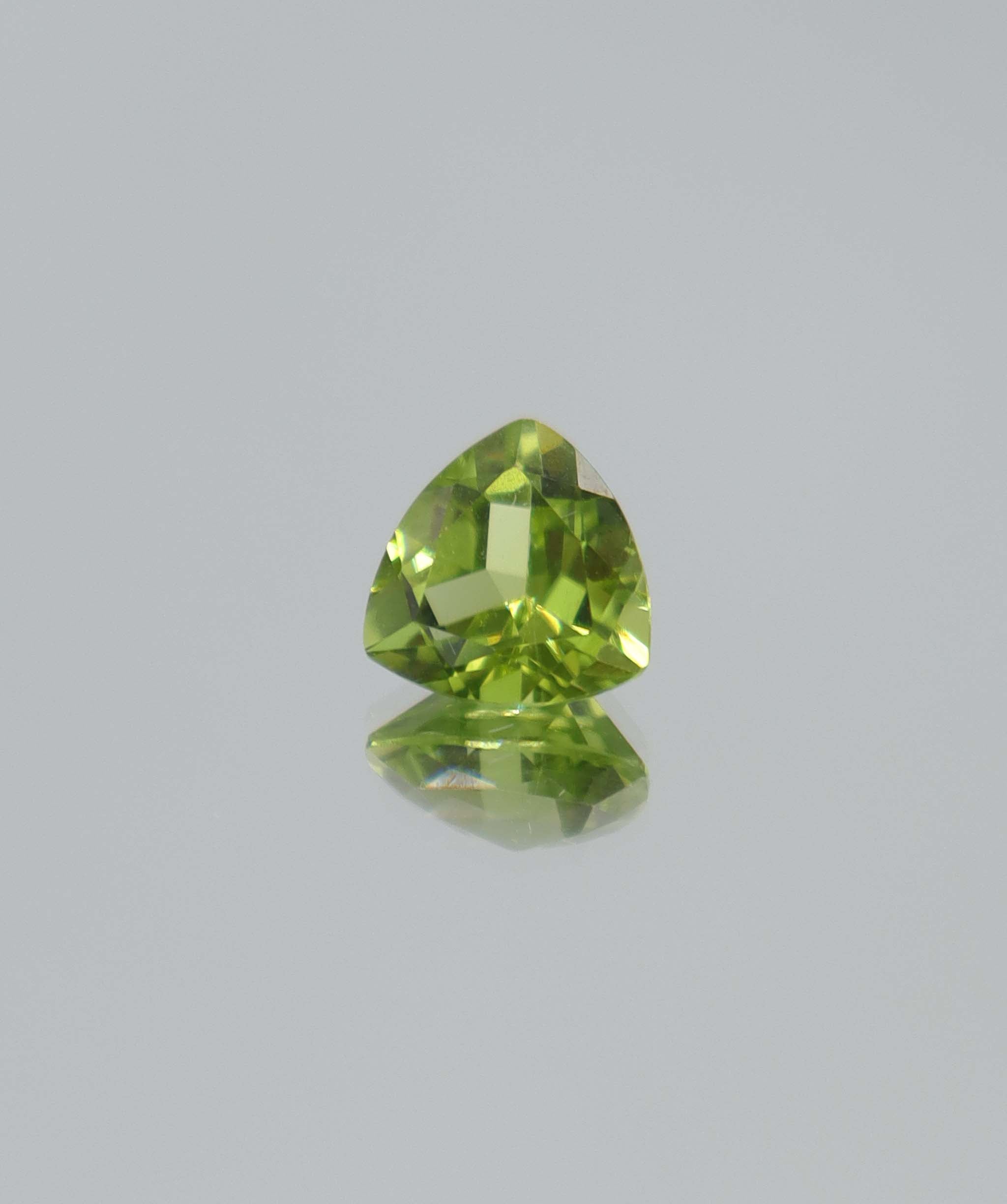 2.42ct Peridot Trillion DXBCS4011