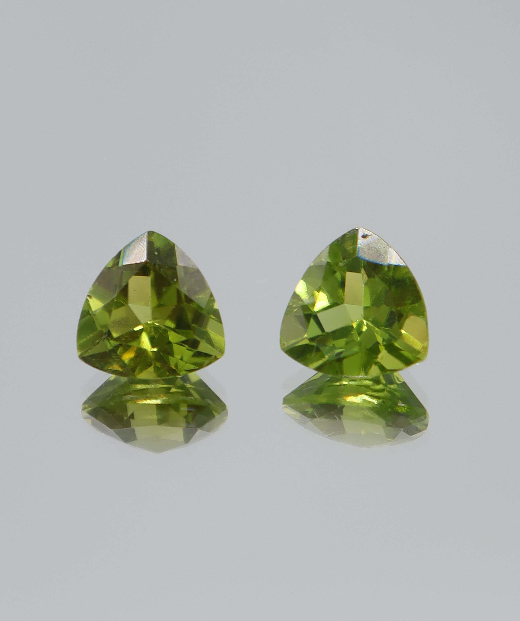 4.66ct Peridot Trillion PAIR DXBCS4015