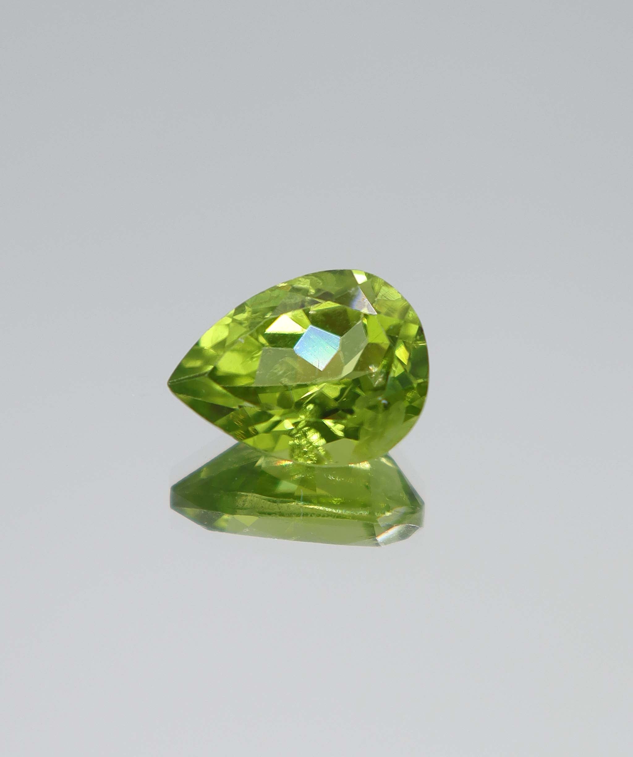 5.55ct Peridot Pear DXBCS5241