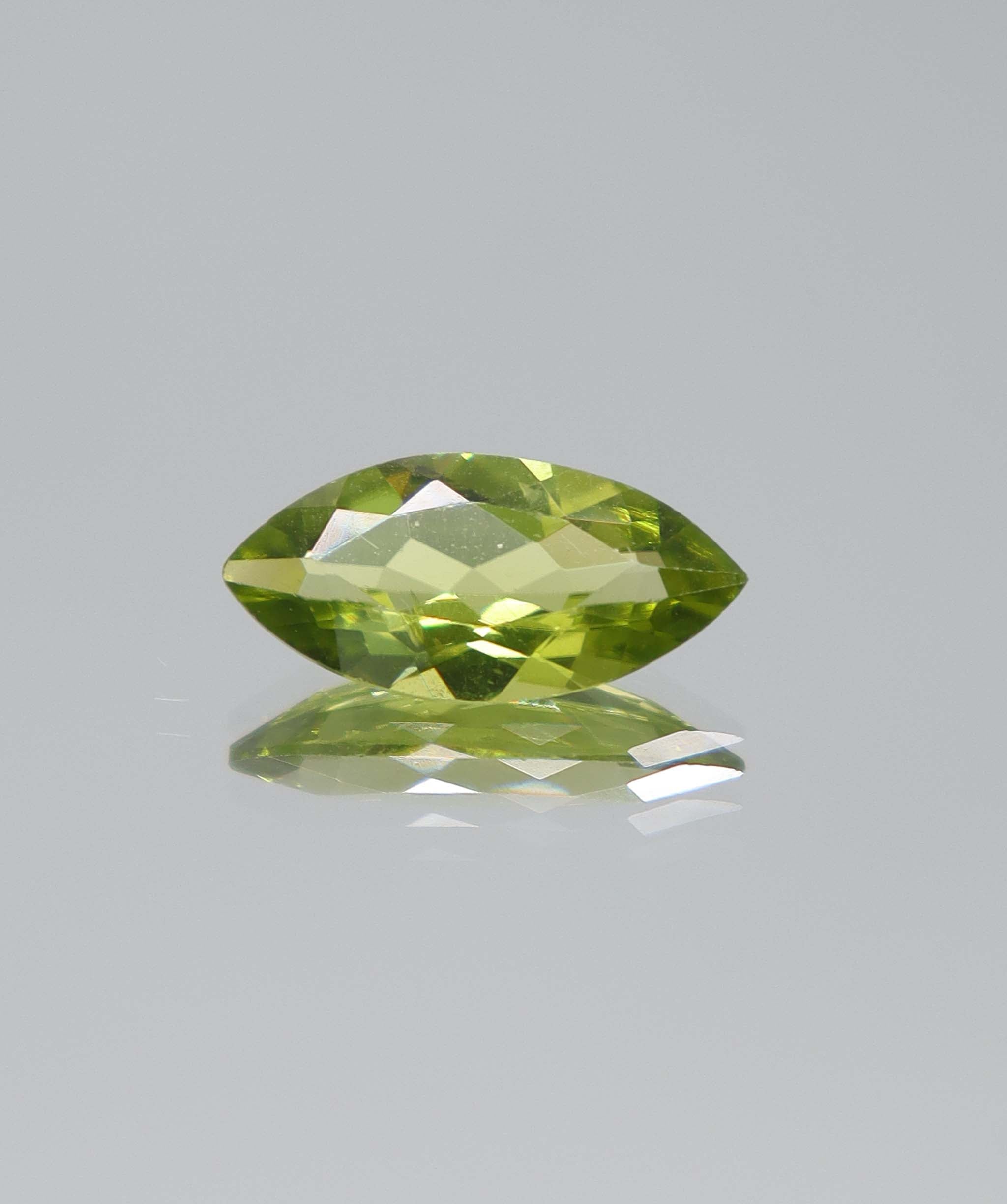 2.27ct Peridot Marquise DXBCS5248