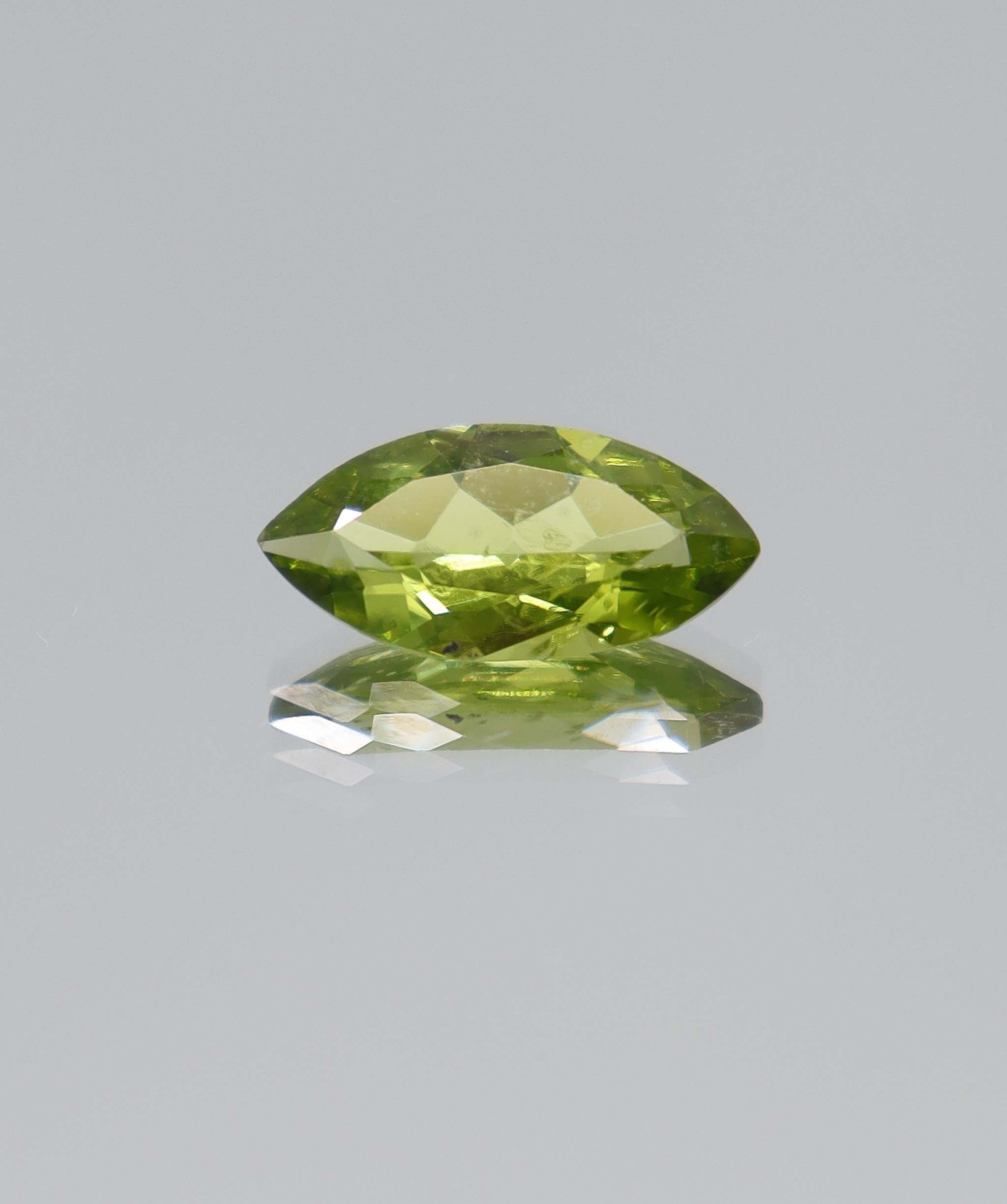 2.56ct Peridot Marquise DXBCS5246