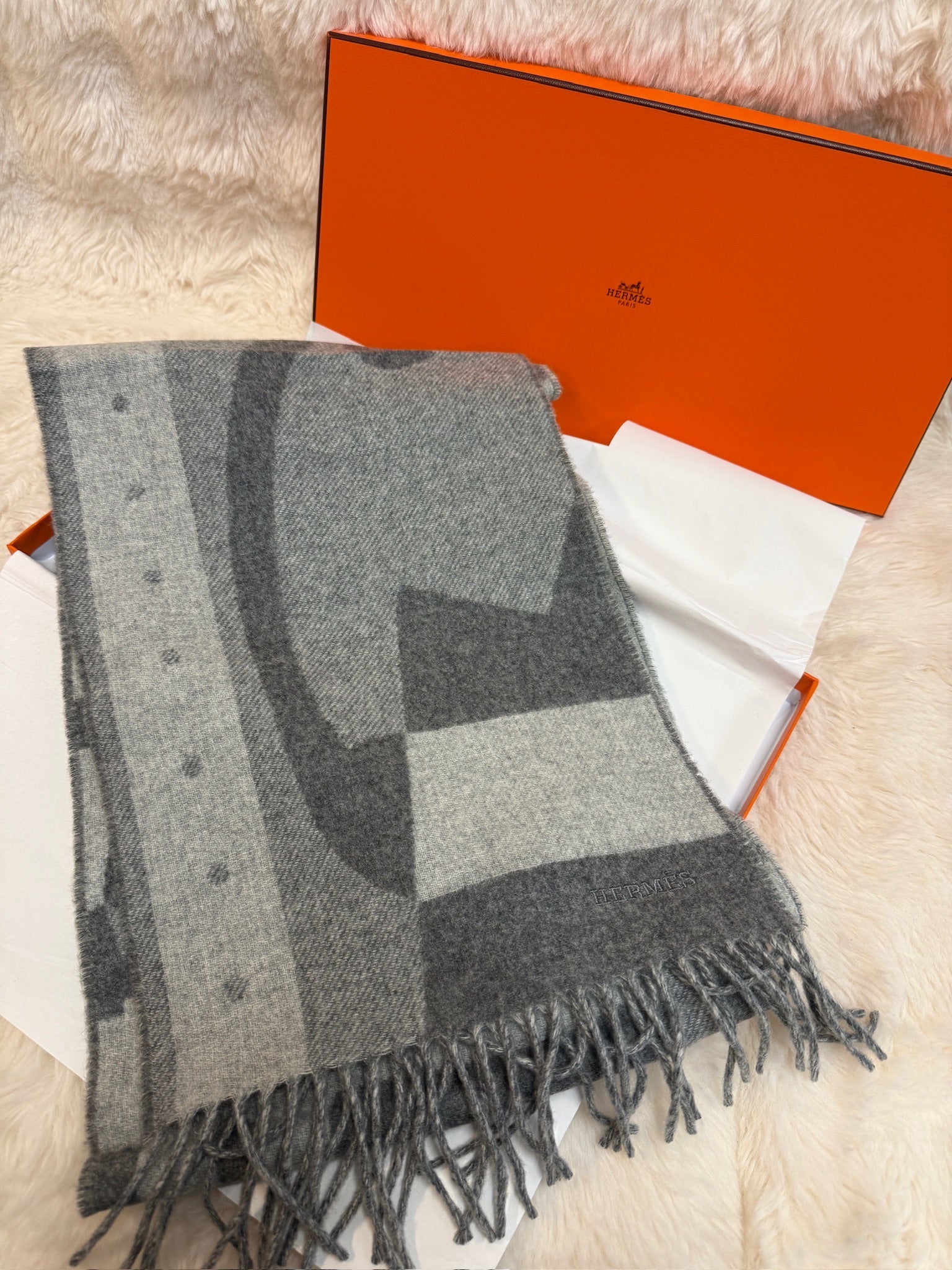 Hermès Cashmere Scarf – Grey