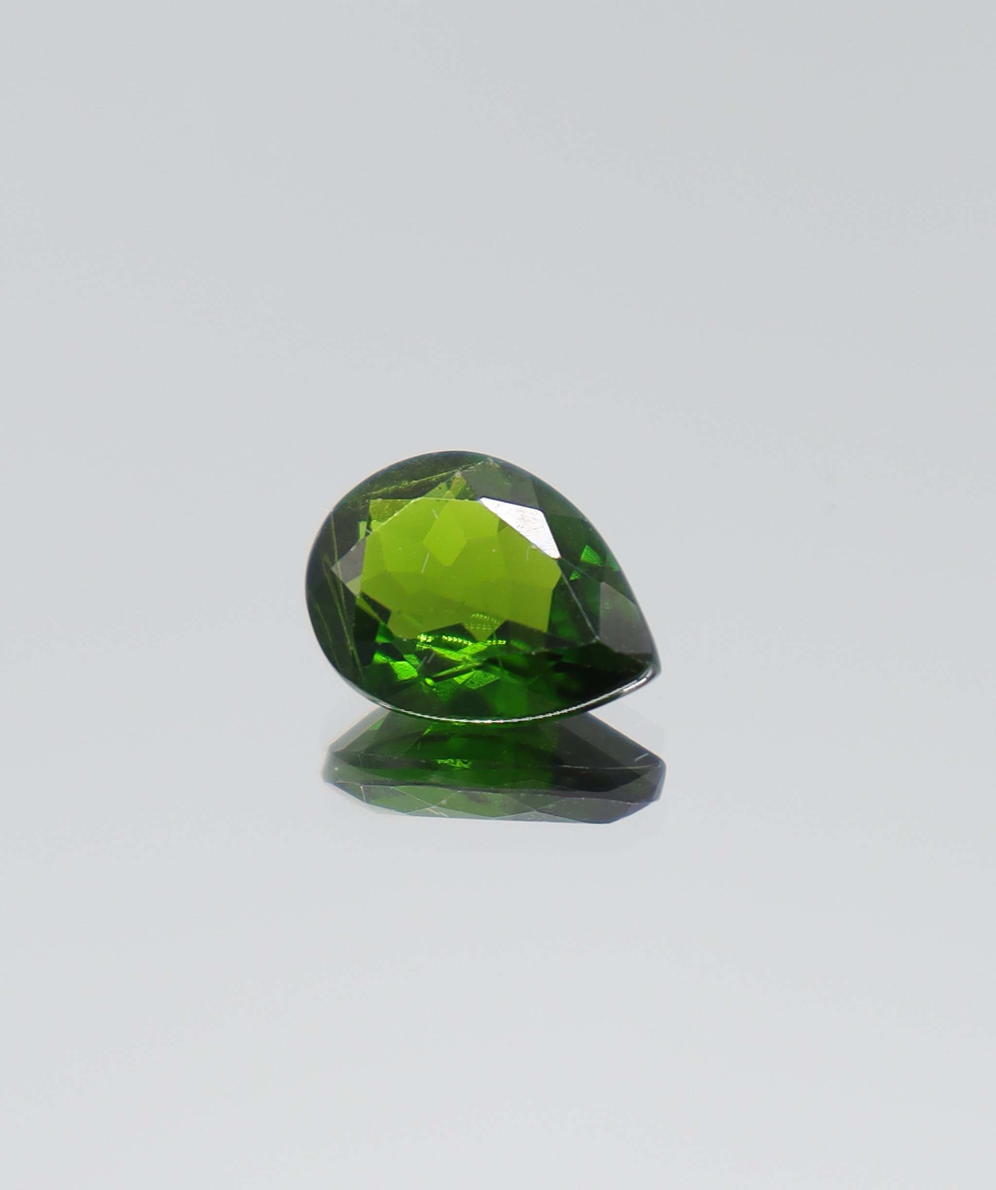 2.66ct Chrome Diopside Pear DXBCS5226