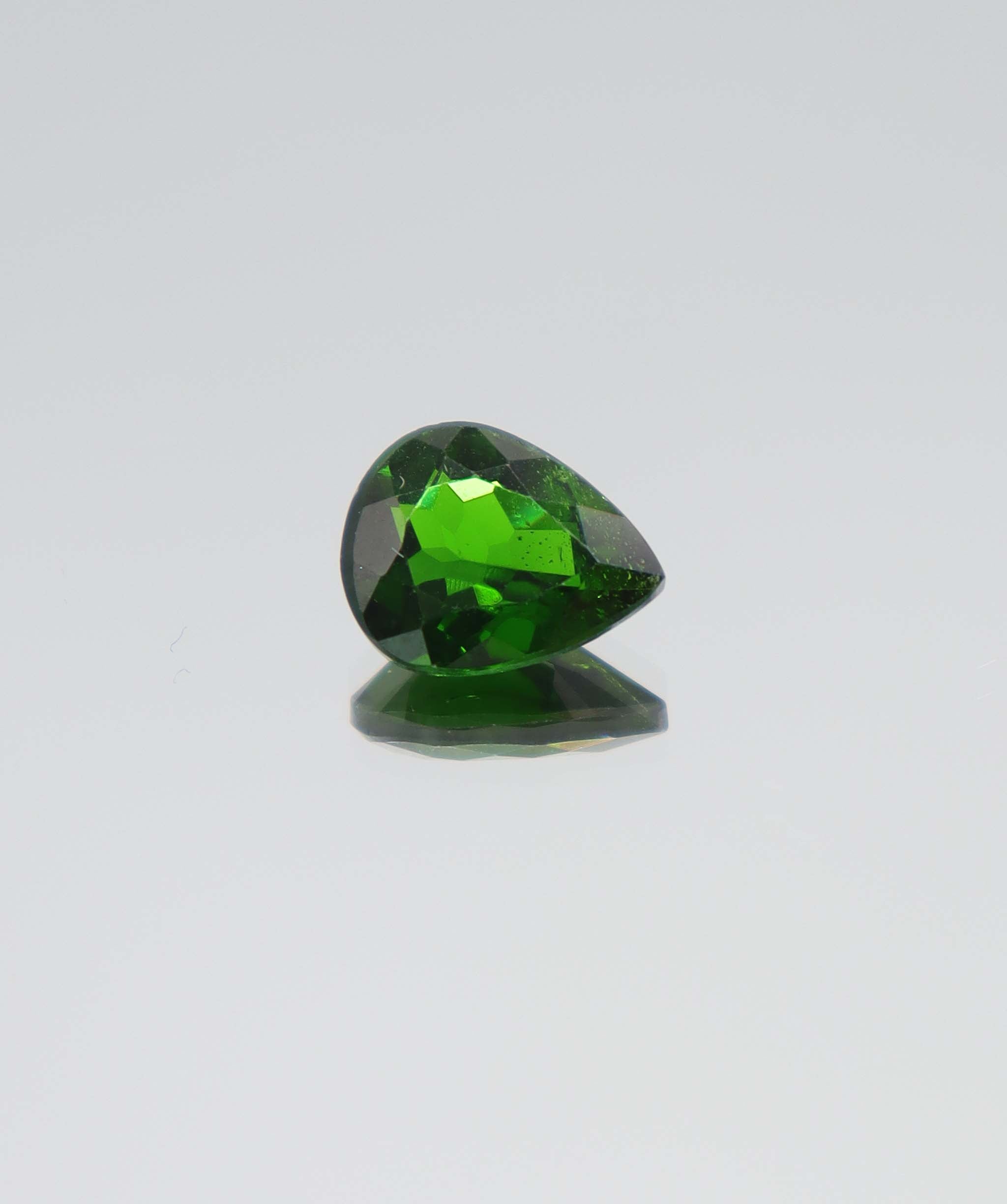 2.28ct Chrome Diopside Pear DXBCS5236