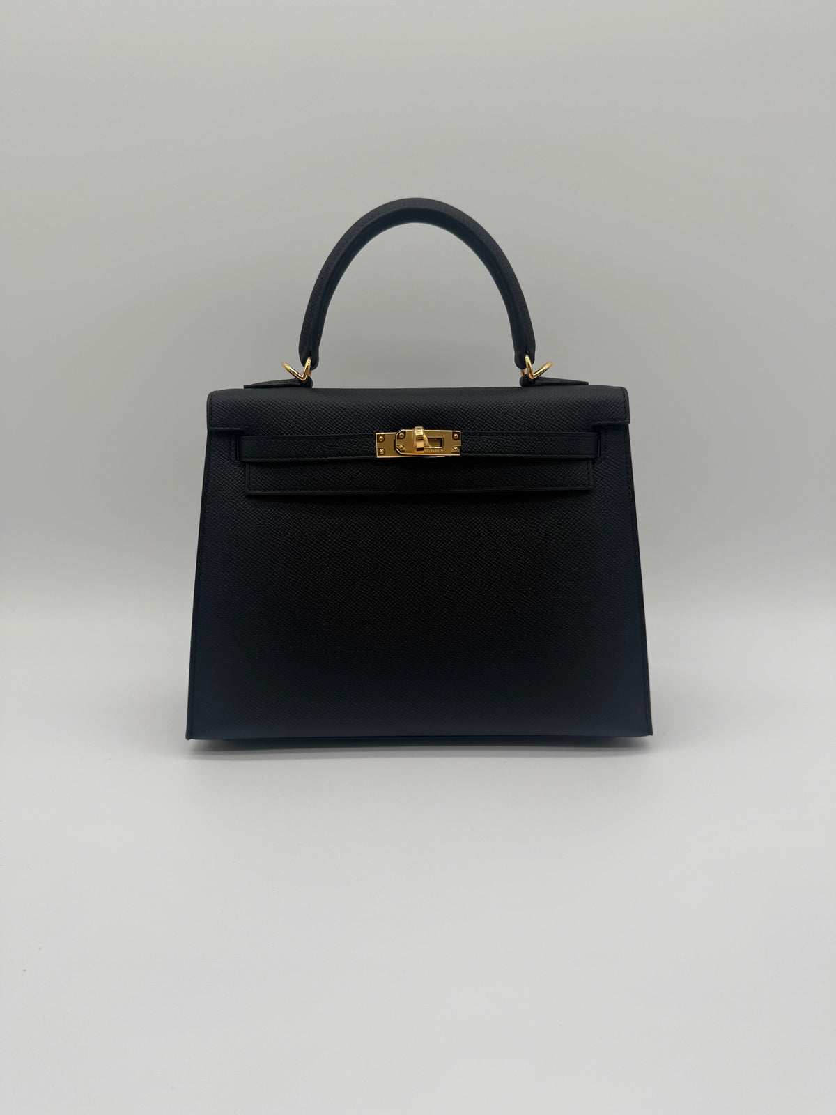 Hermès Kelly 25 Black Epsom Gold Hardware