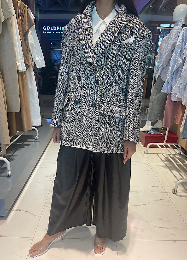OVERSIZED BLAZER ( السترة) “MOON”