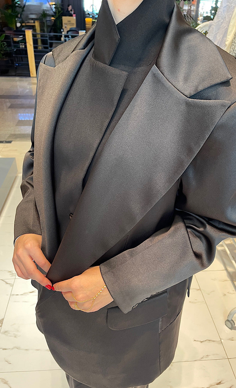 OVERSIZED DOUBLE LAYERED BLAZER "CITLALI" ( السترة)