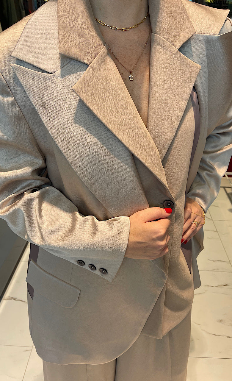 OVERSIZED DOUBLE LAYERED BLAZER "CITLALI" ( السترة)