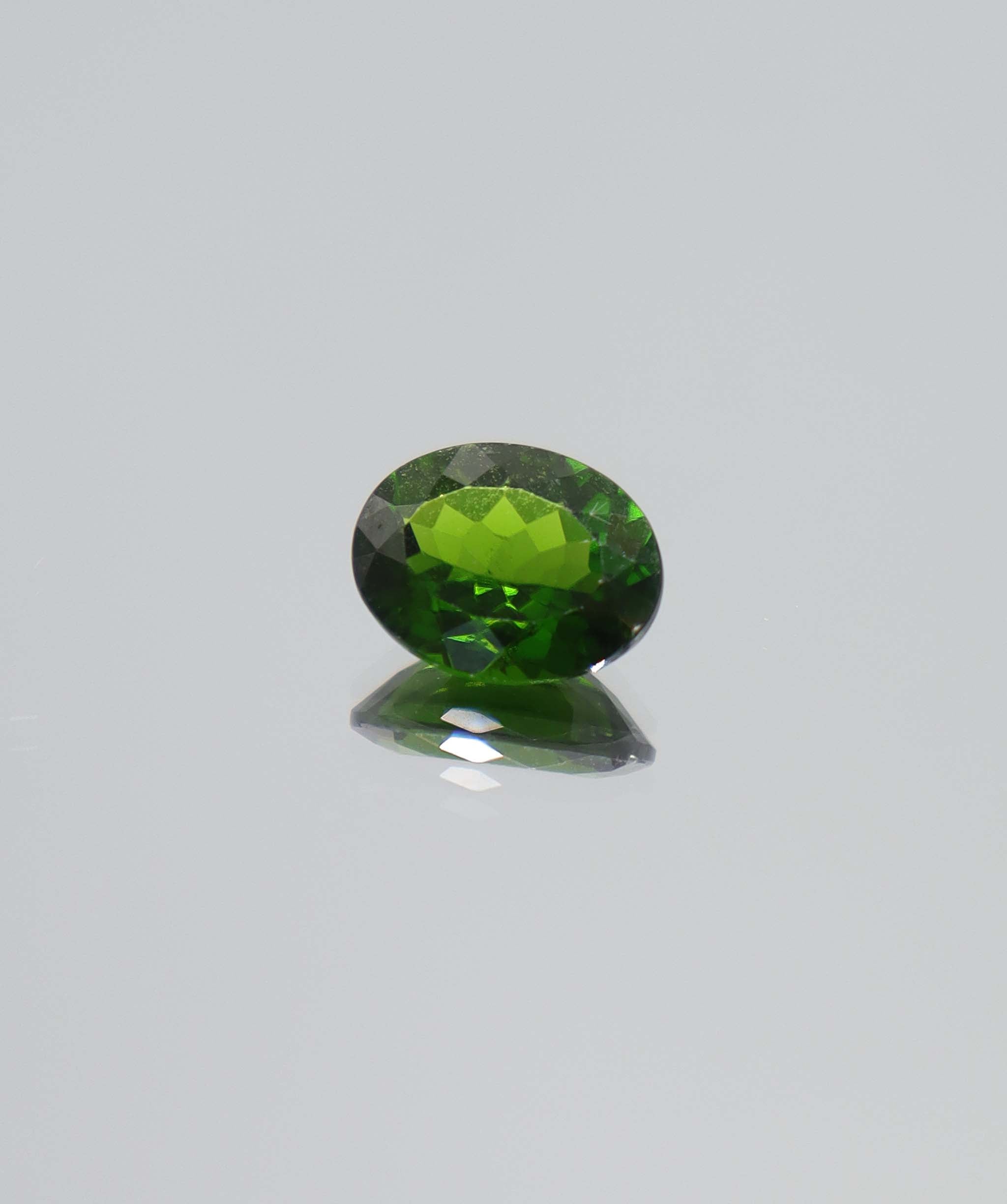 2.30ct Chrome Dioside Oval DXBCS5797