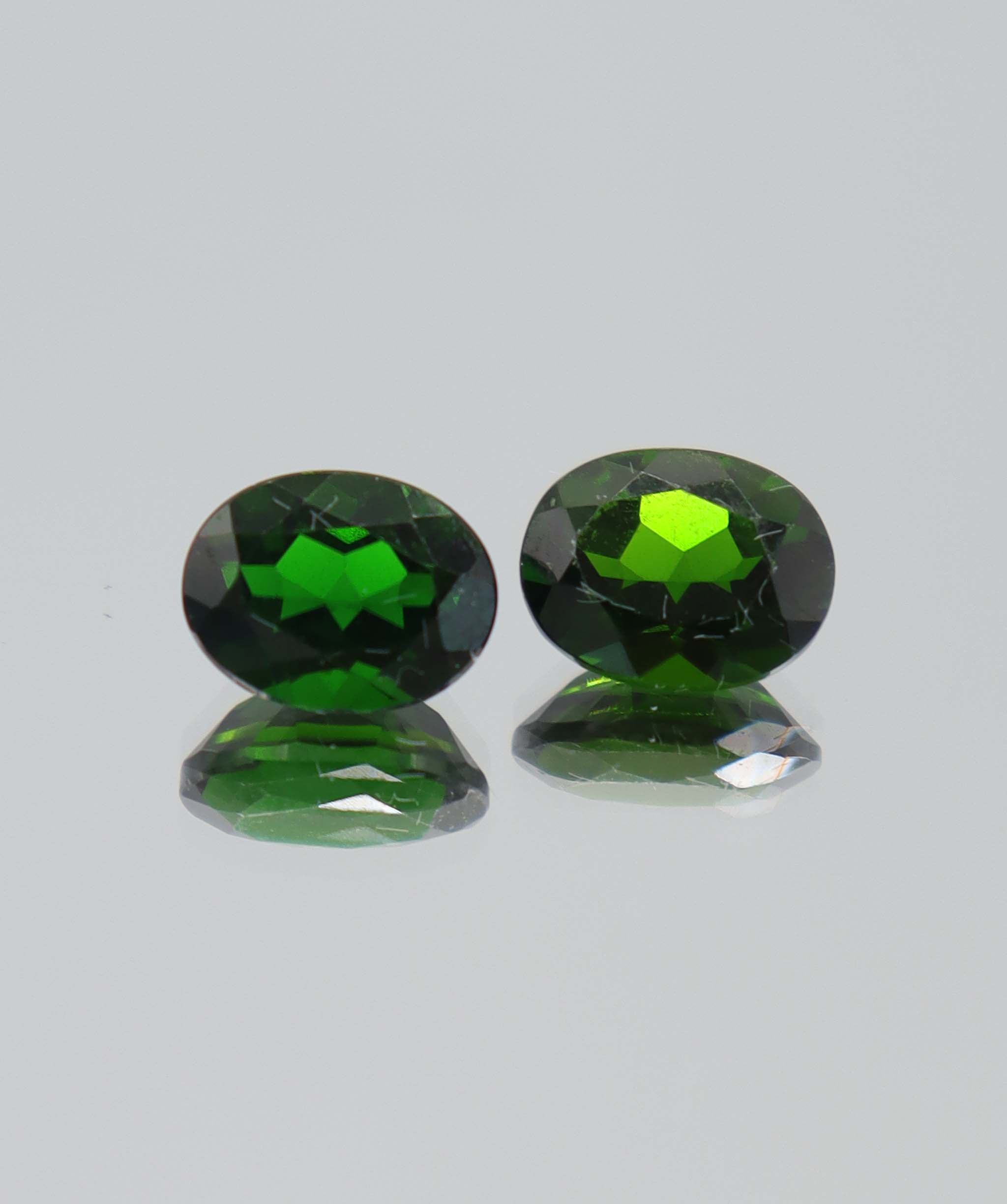 4.32ct Chrome Dioside Oval PAIR DXBCS5793