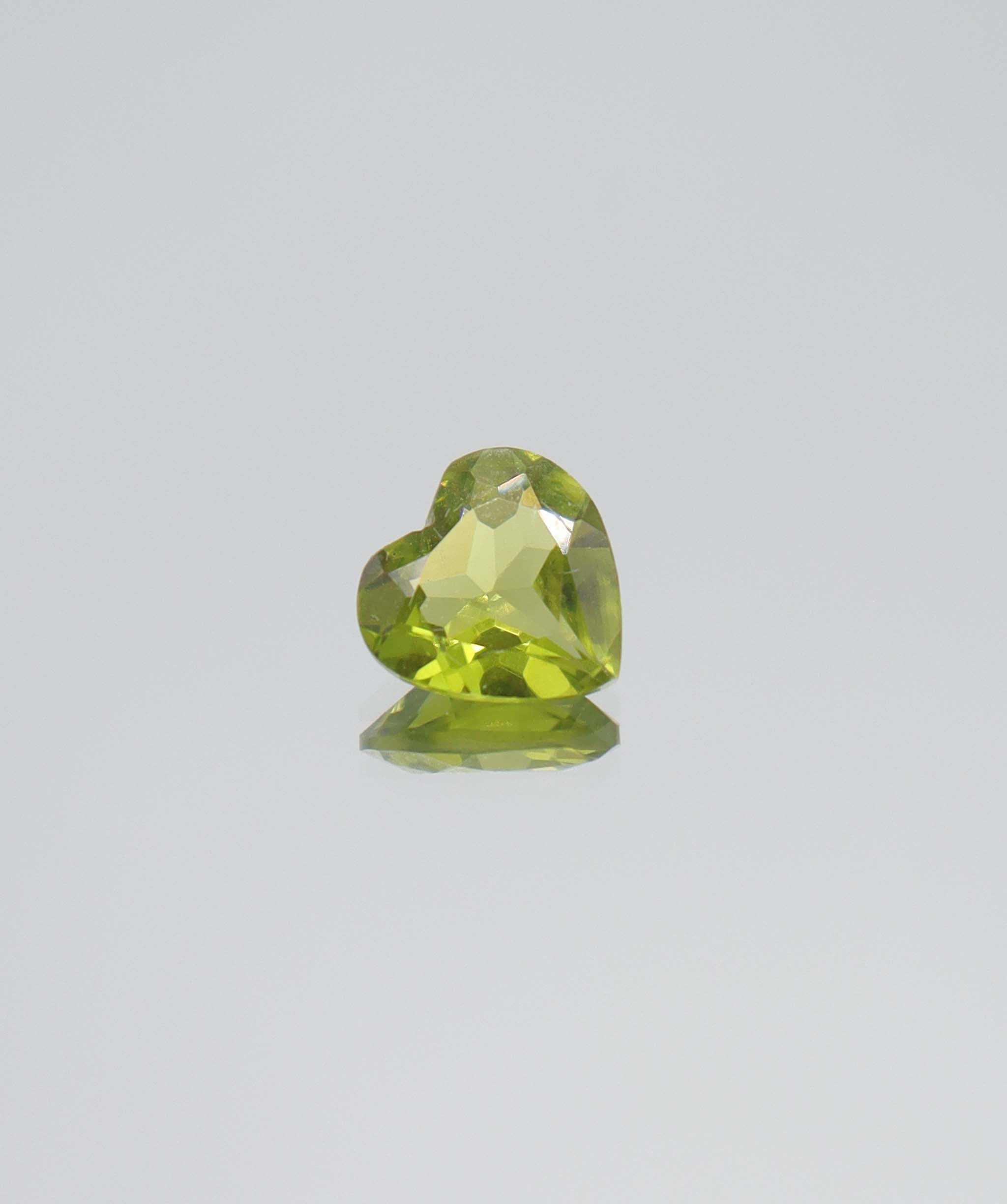 2.13ct Peridot Heart DXBCS5881