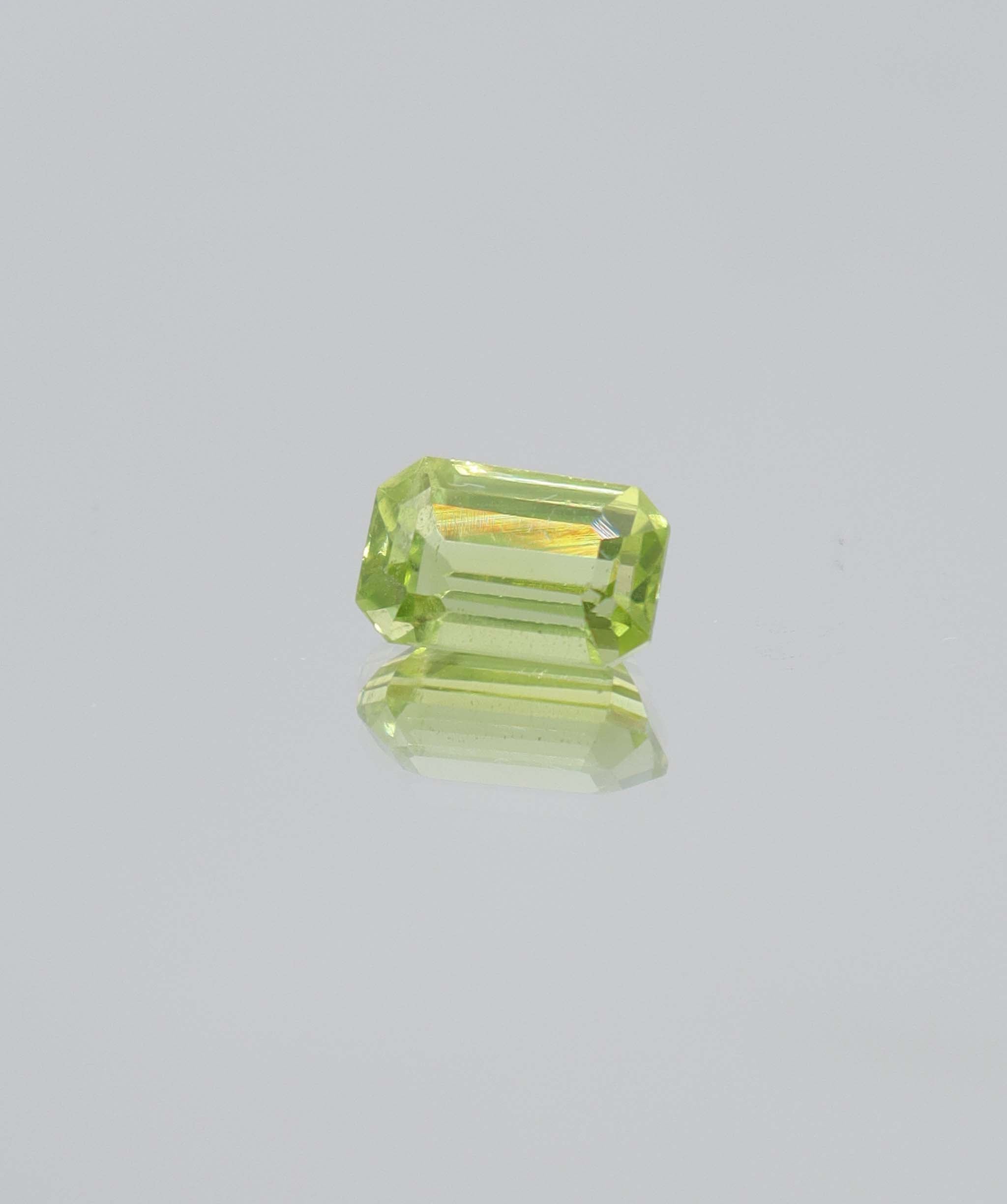 2.47ct Peridot Emerald DXBCS5814