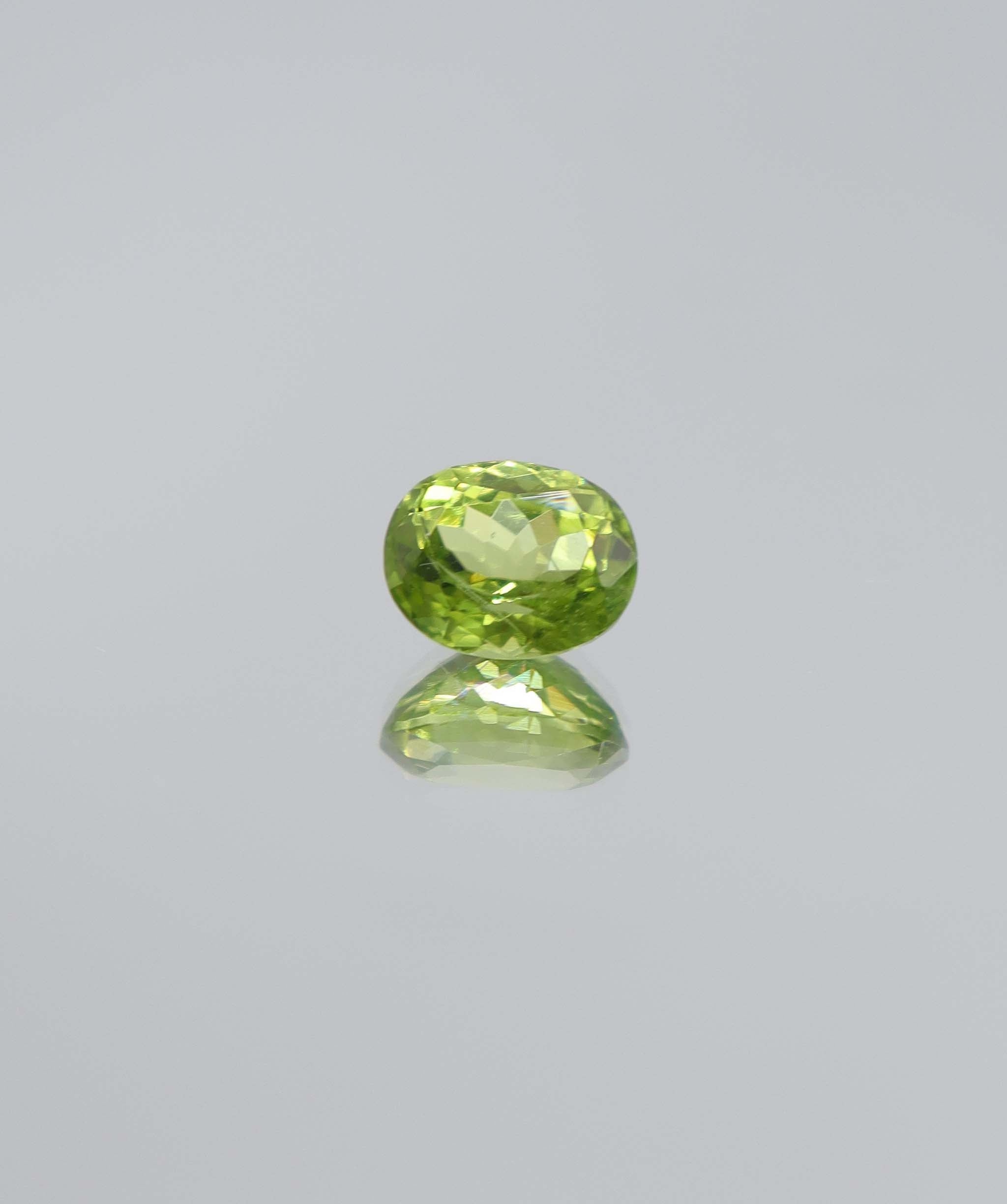 2.91ct Peridot Oval DXBCS5811