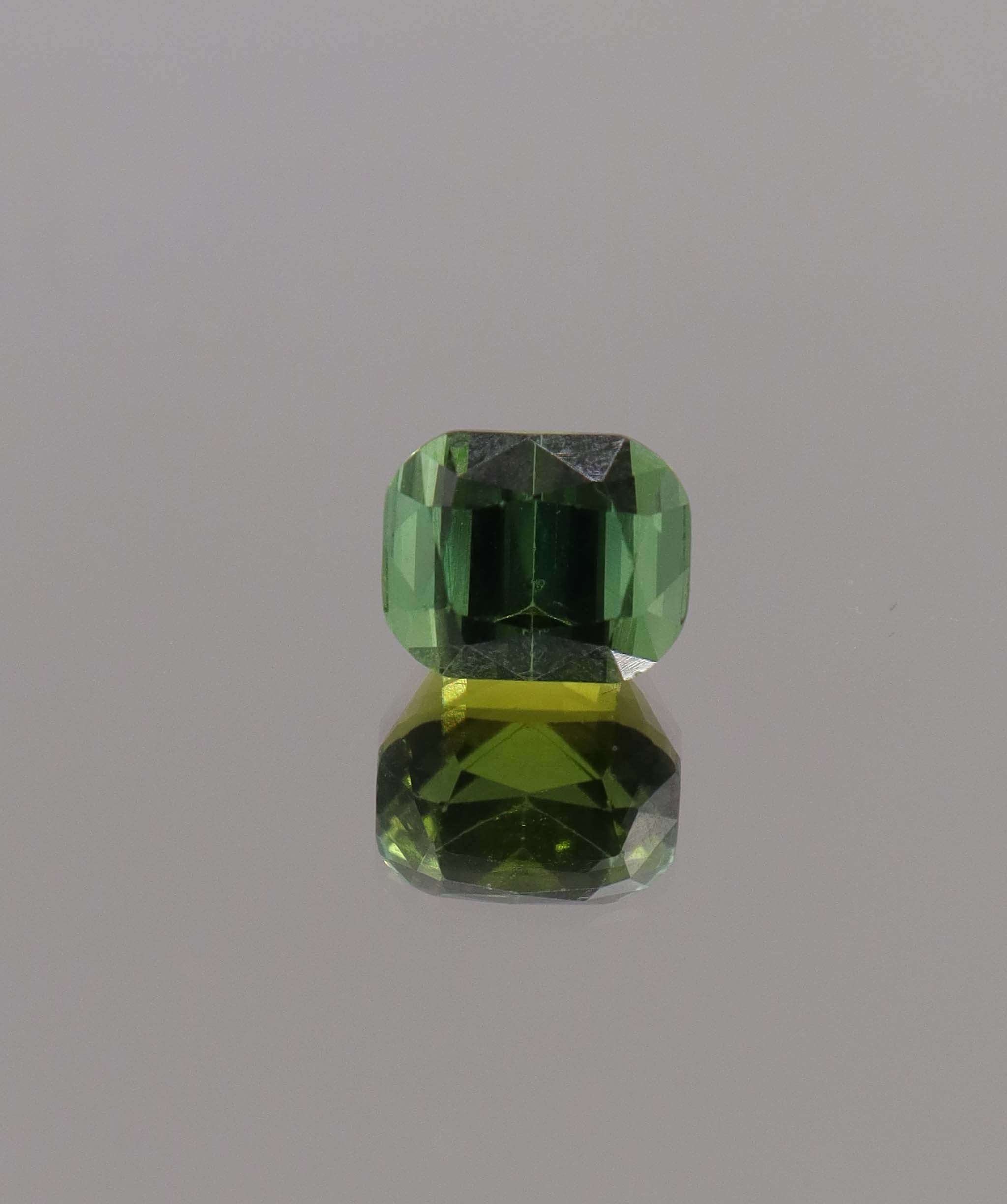 3.35ct Green Tourmaline single DXBCS1102